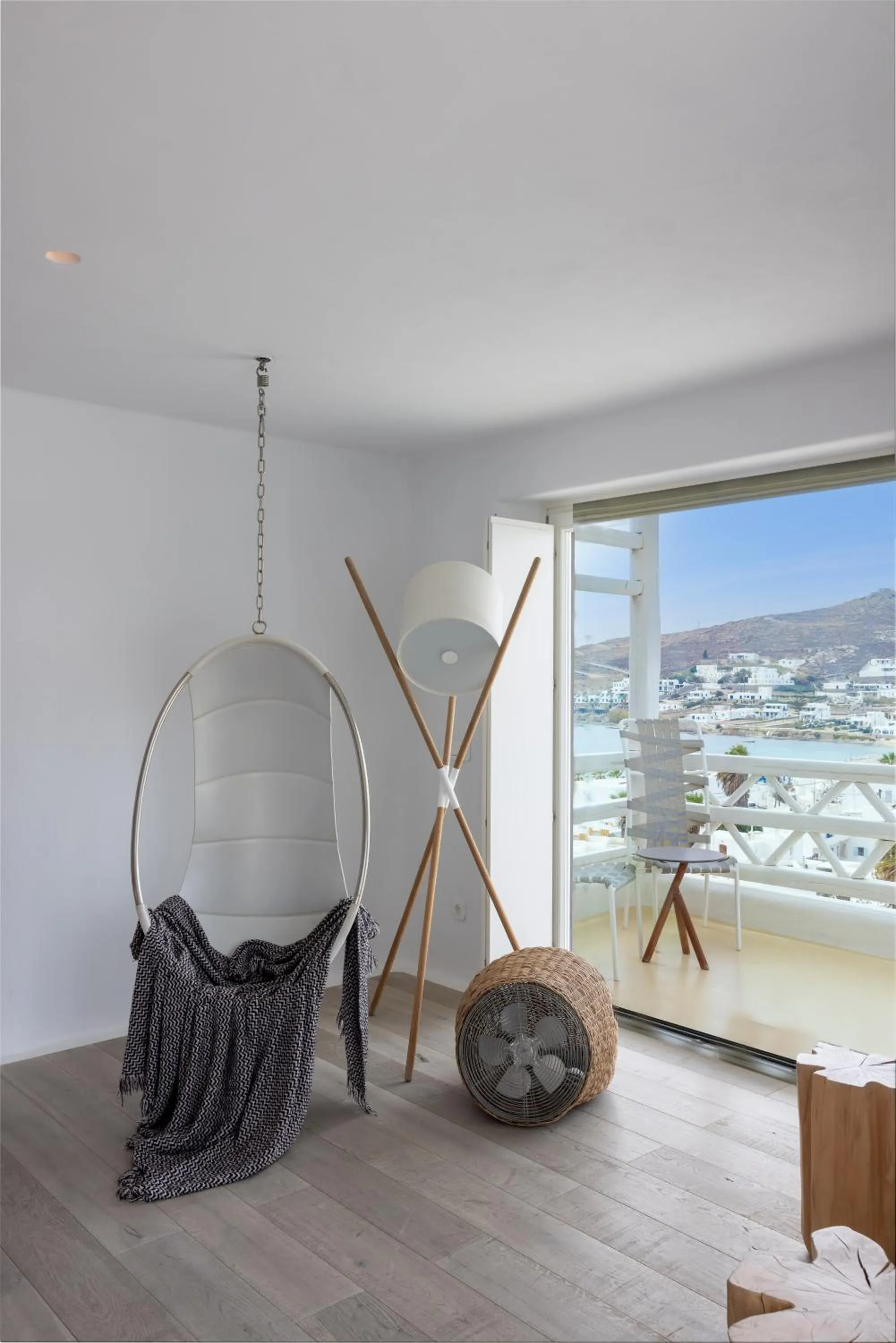 hair dresser in Kove Mykonos - A Myconian Collection Hotel