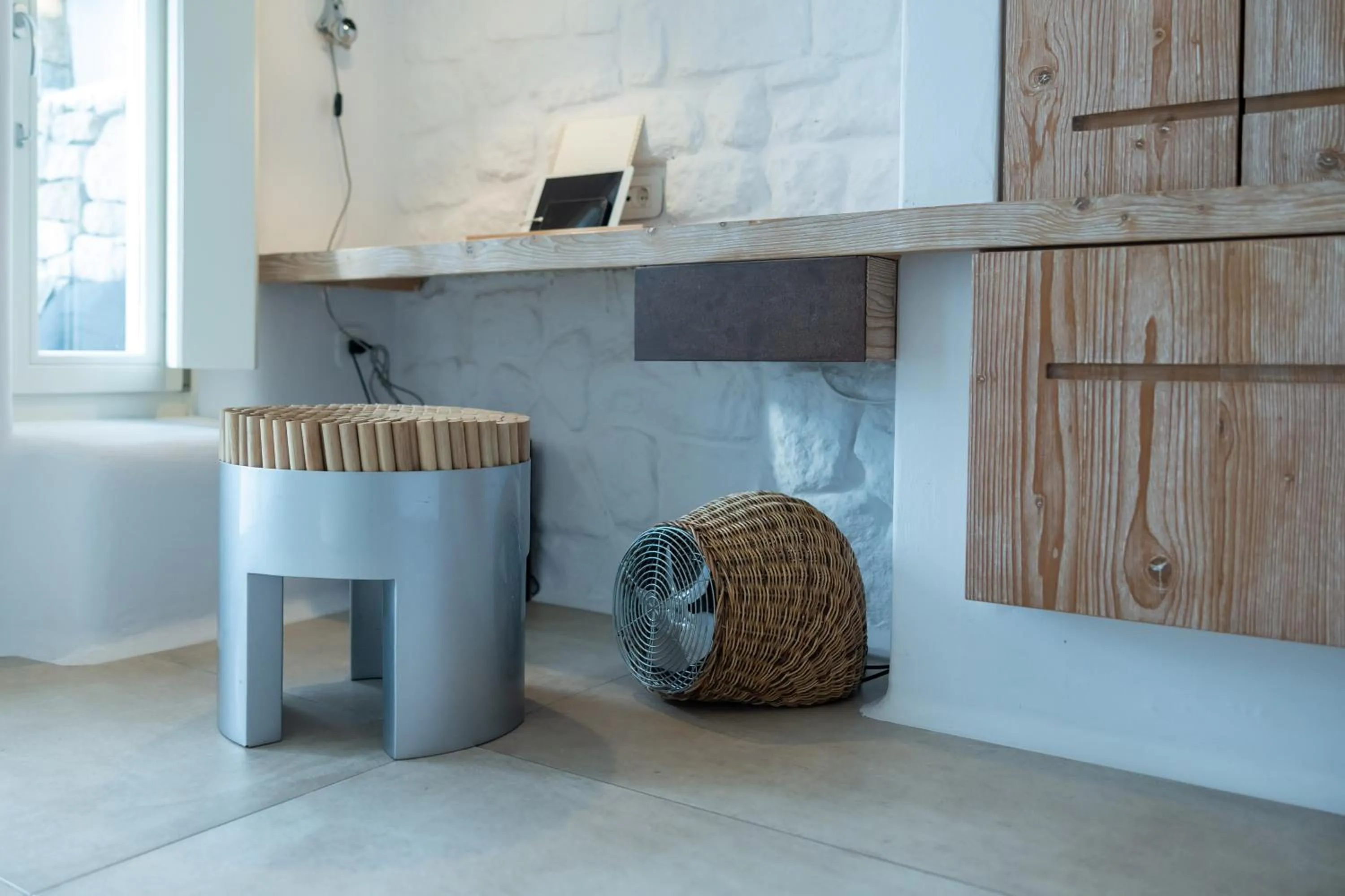 hair dresser in Kove Mykonos - A Myconian Collection Hotel