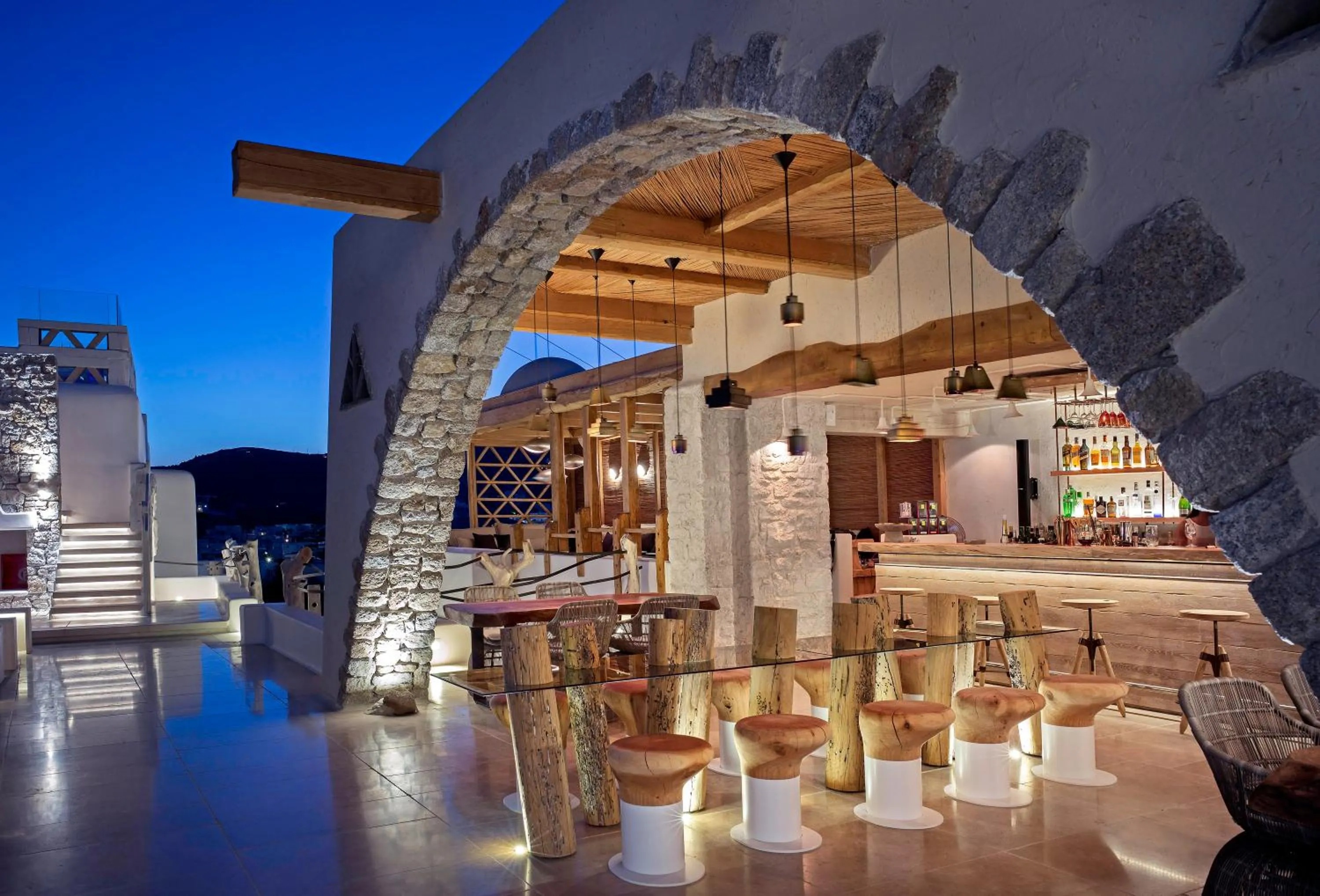 Lounge or bar in Kove Mykonos - A Myconian Collection Hotel