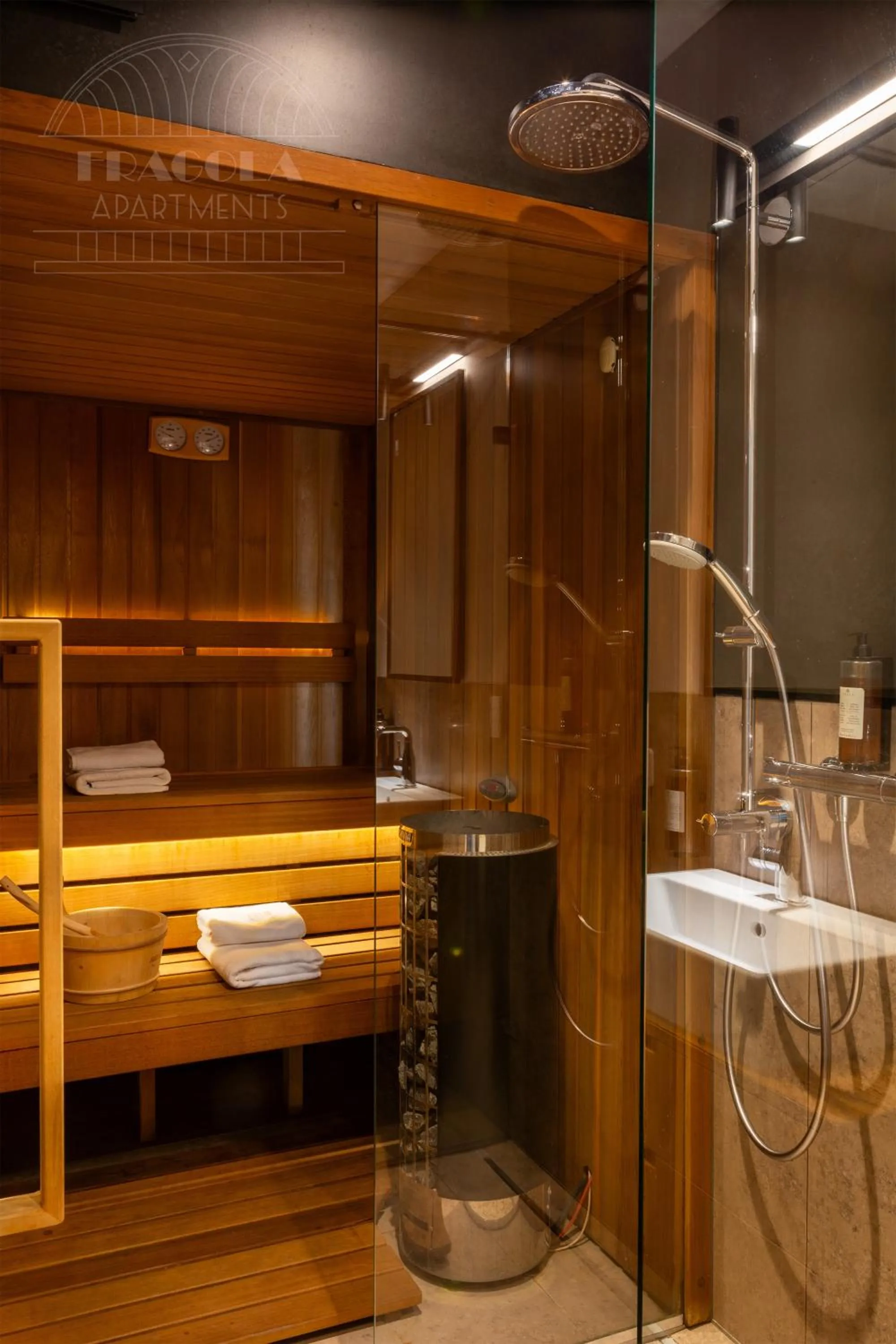 Shower in Fragola Apartments Old Town