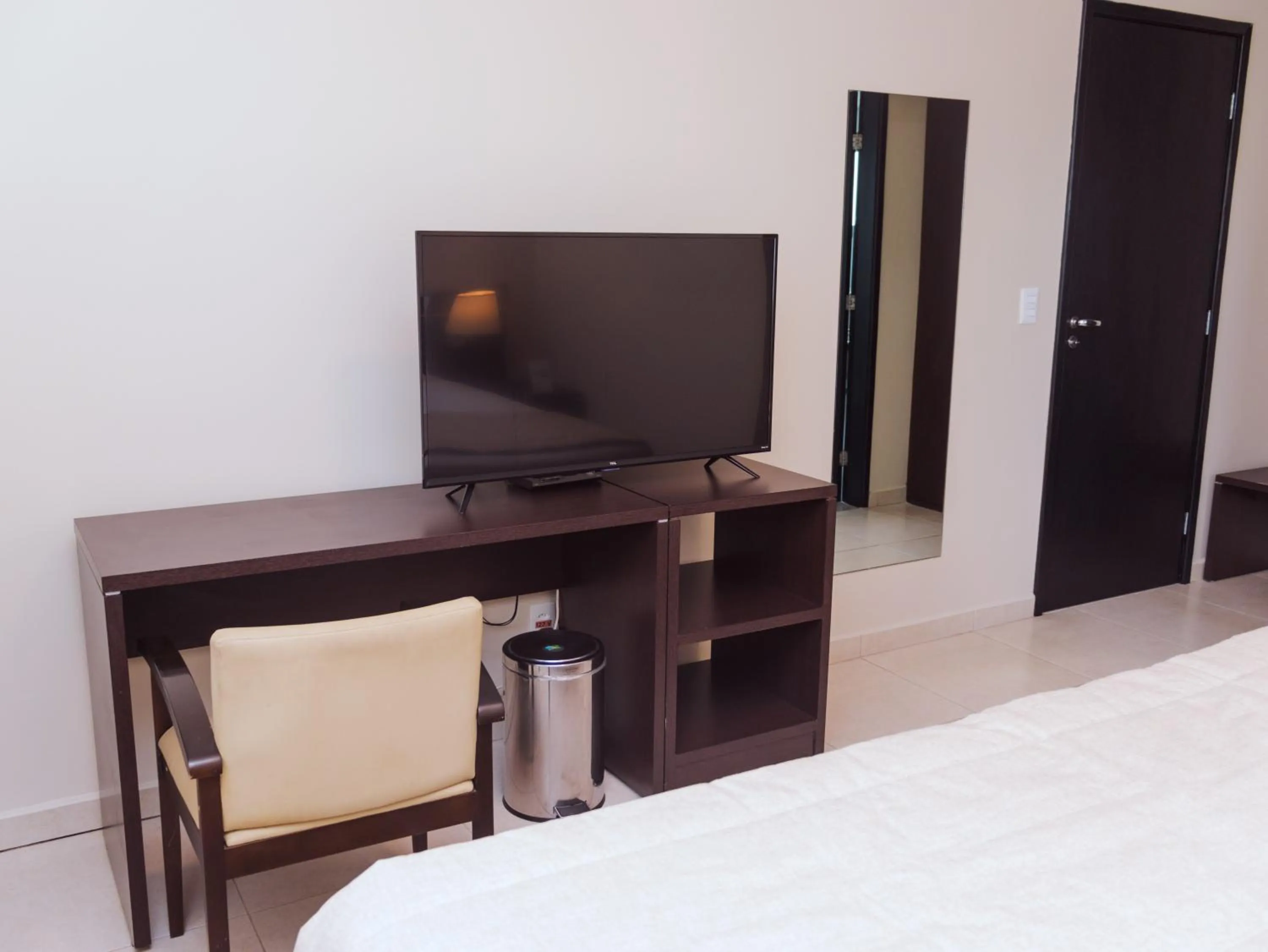 TV and multimedia, Bed in Hotel Saint Paul