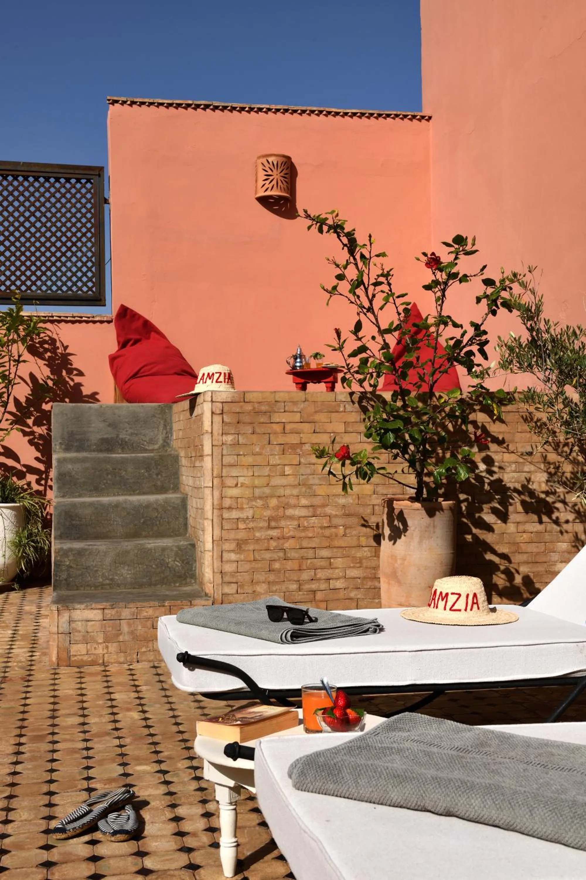 Swimming pool in Riad Lamzia