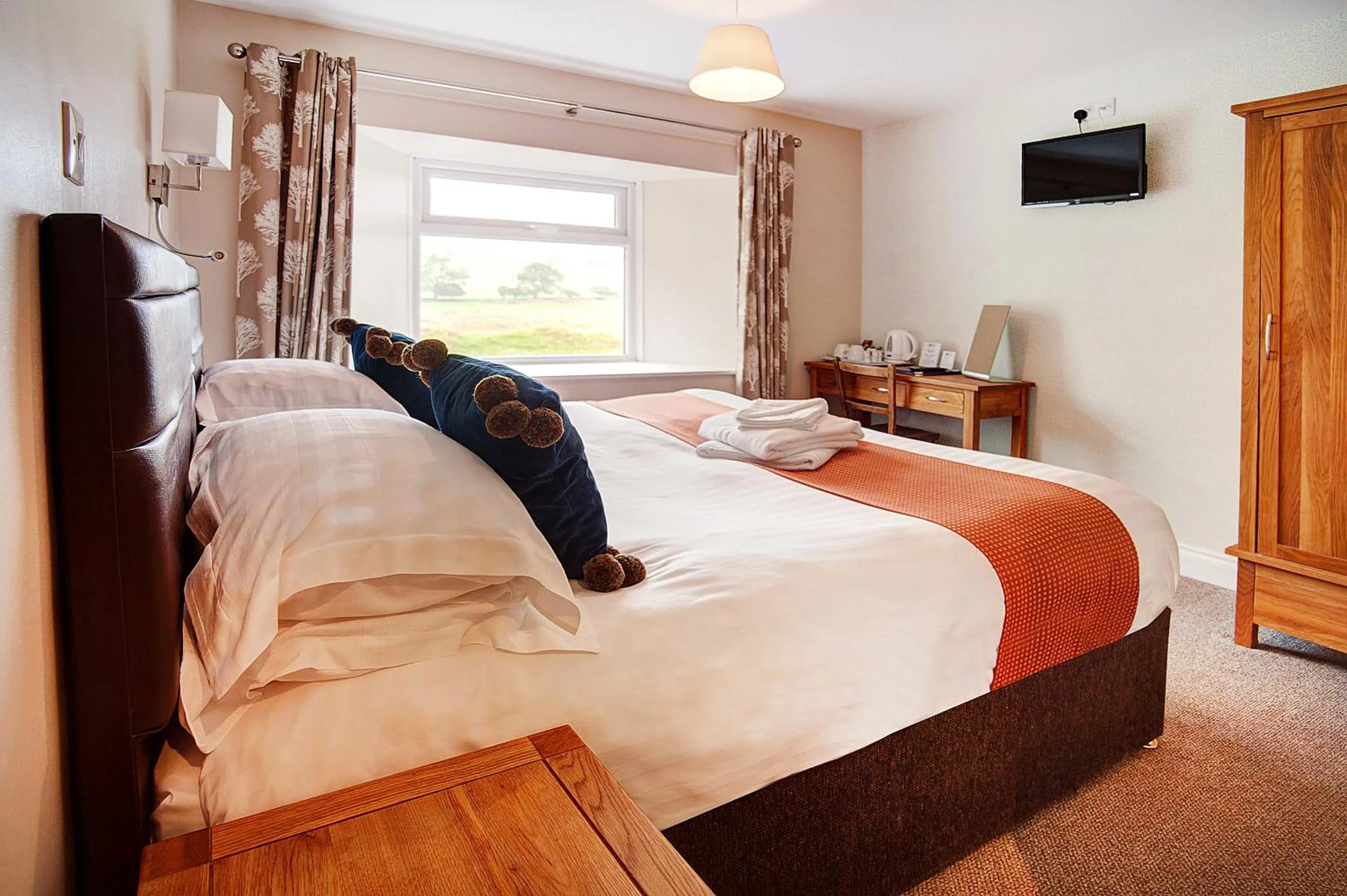 Bed in The Twice Brewed Inn