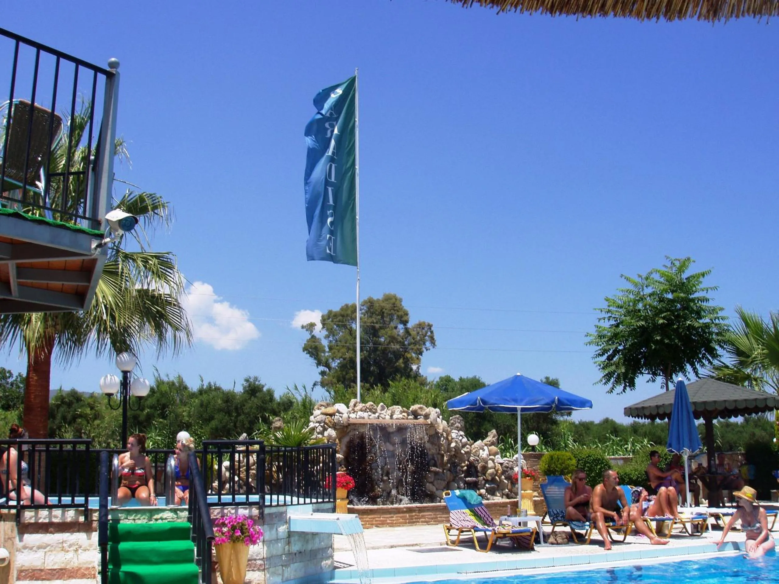 Garden in Paradise Apartments