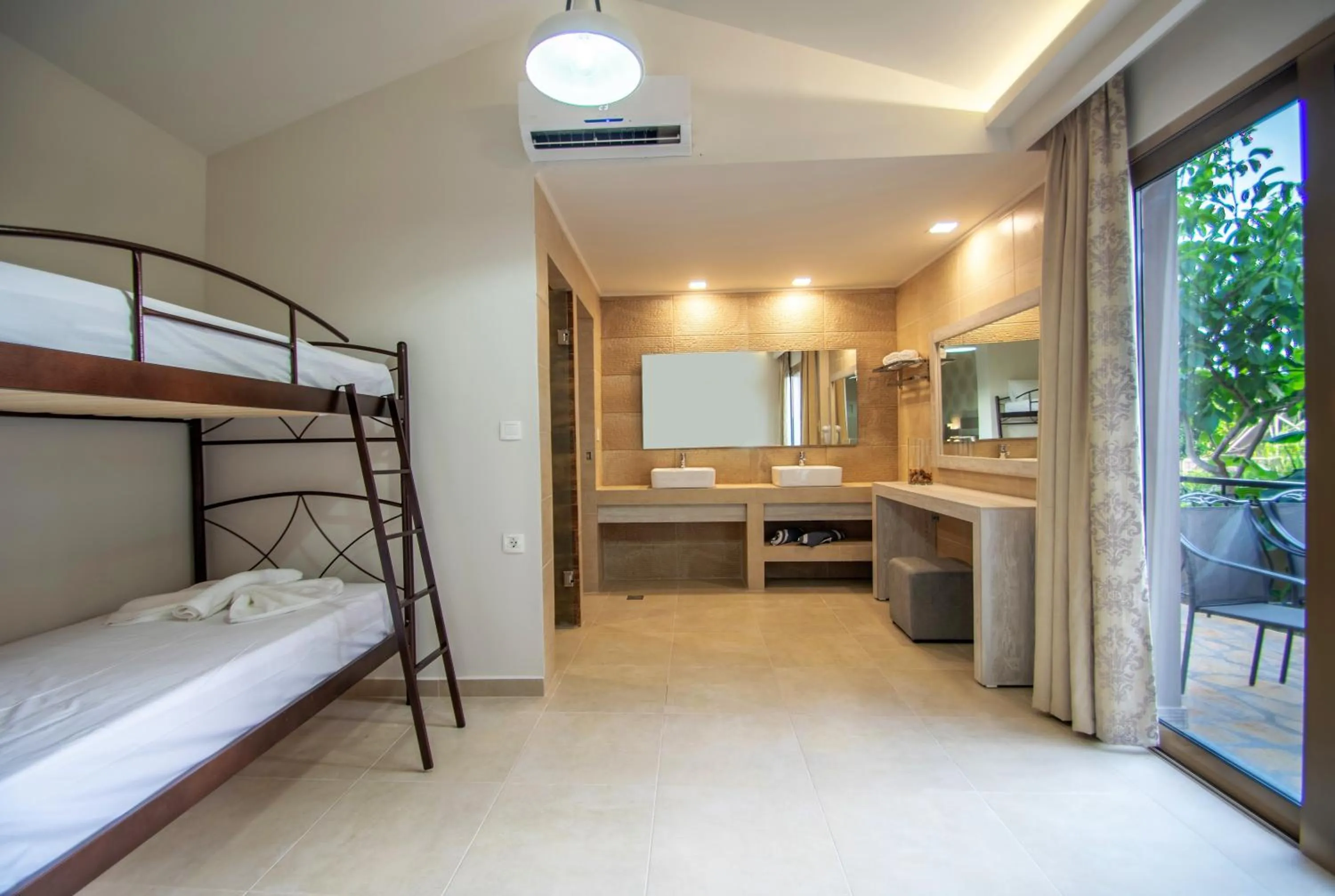 bunk bed, Bed in Paradise Apartments