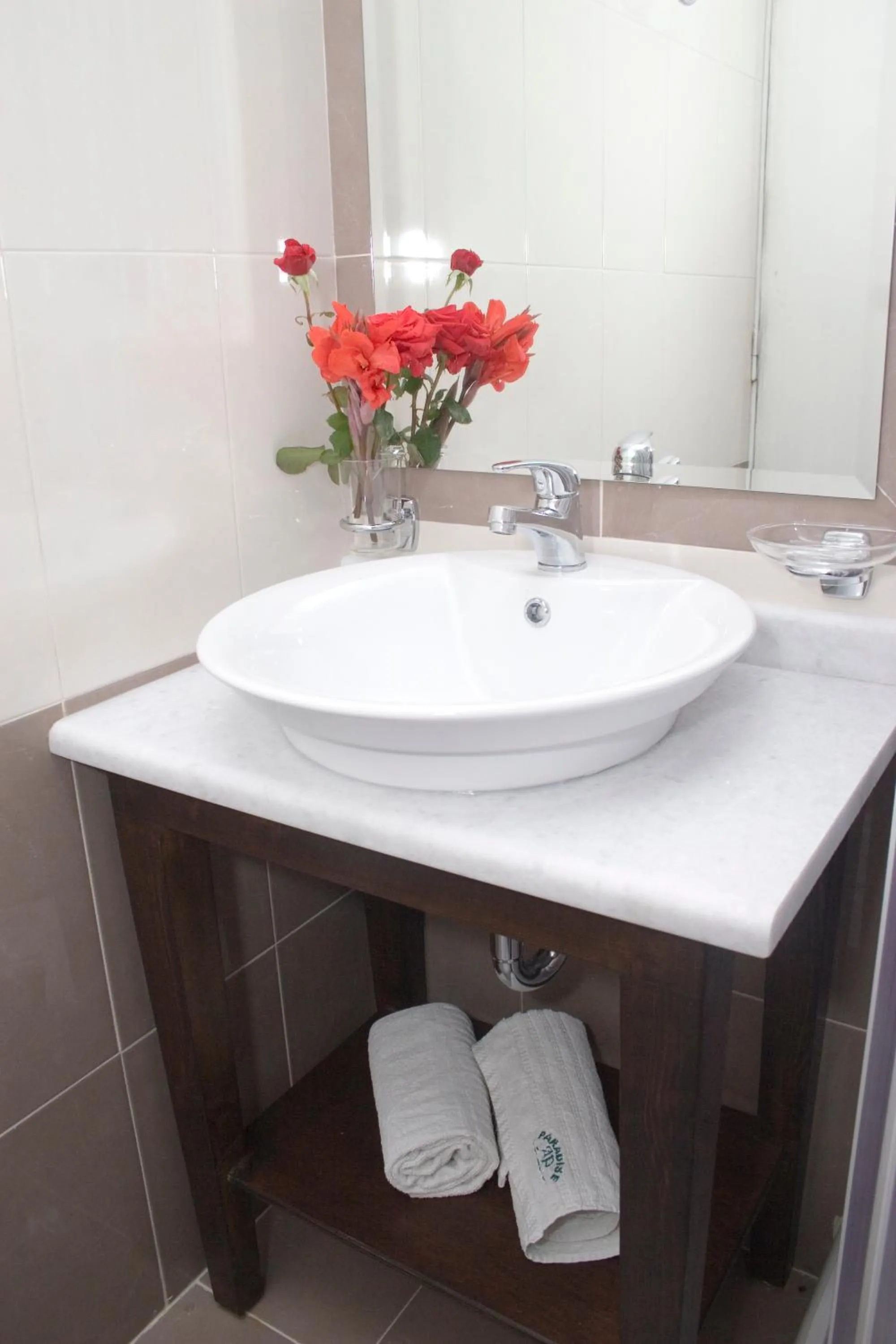 Bathroom in Paradise Apartments