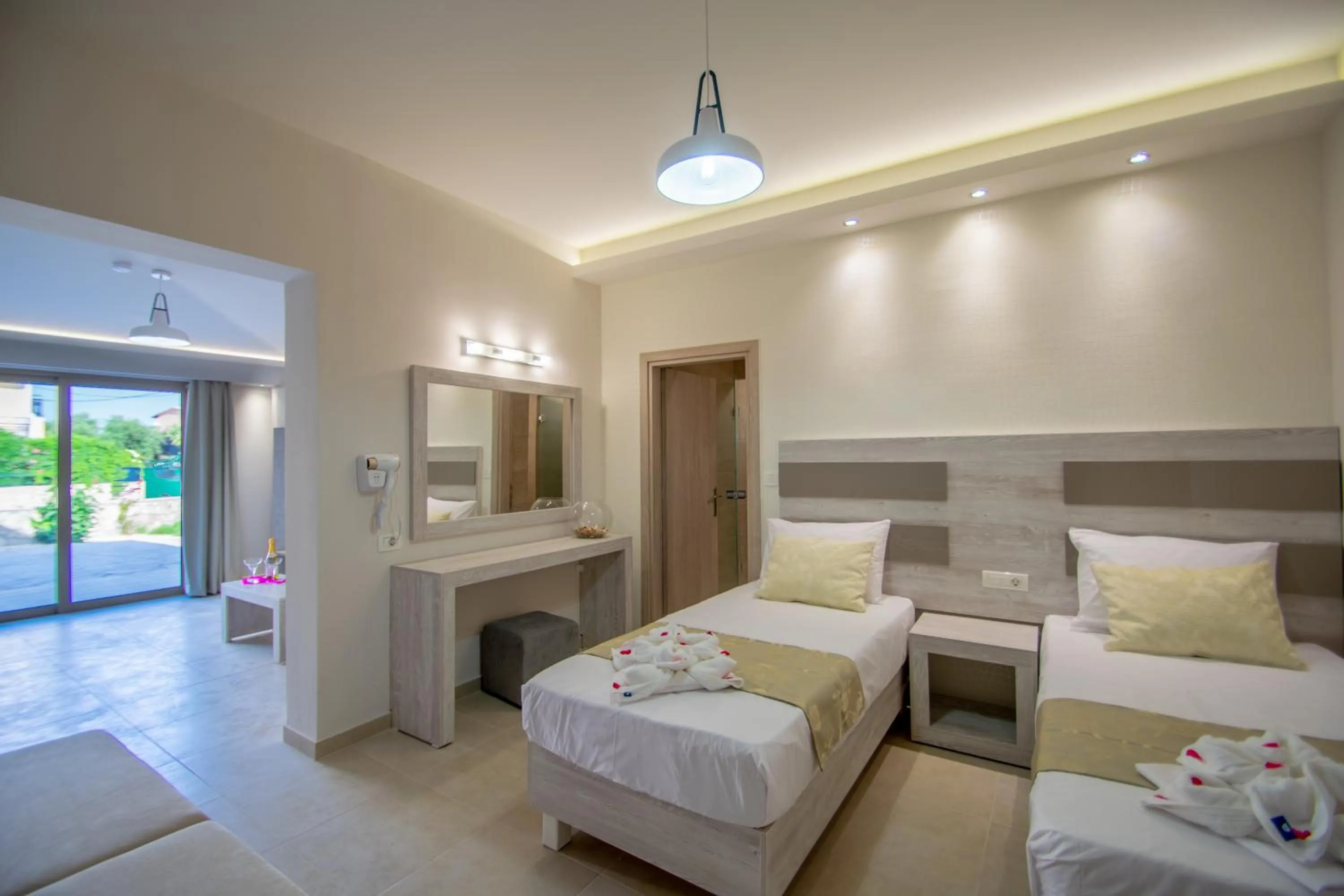 Photo of the whole room, Bed in Paradise Apartments