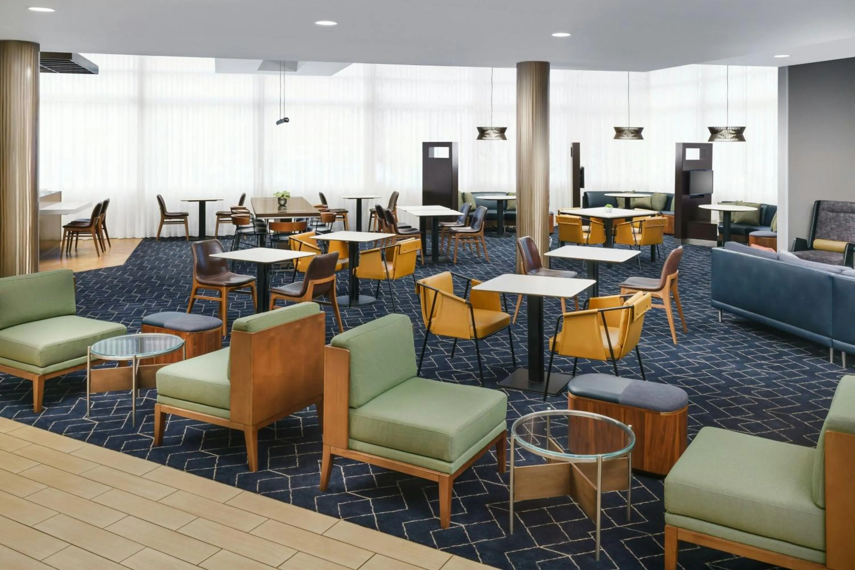 Lobby or reception in Courtyard by Marriott Los Angeles Woodland Hills