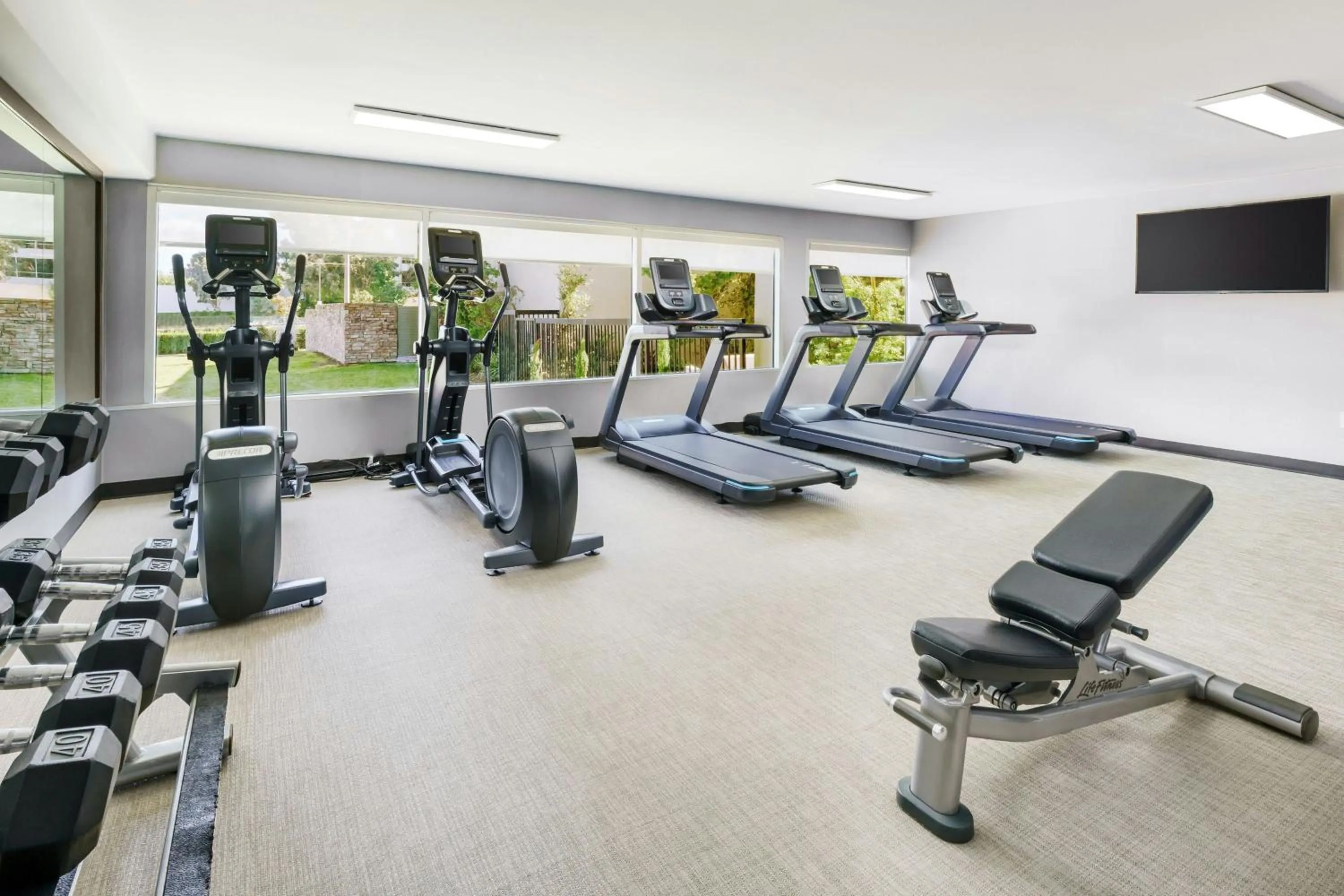 Fitness centre/facilities in Courtyard by Marriott Los Angeles Woodland Hills
