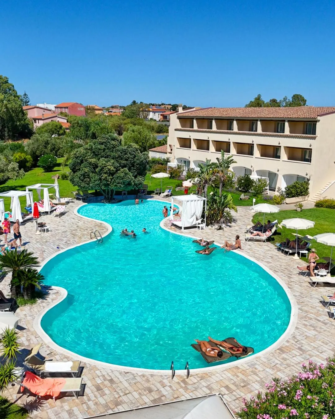 Swimming pool in Hotel San Teodoro
