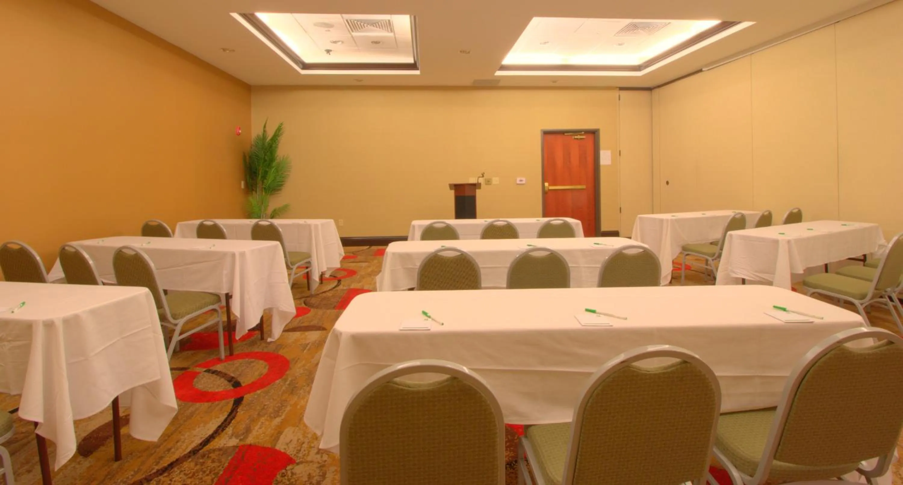 Meeting/conference room in Holiday Inn Pearl - Jackson Area by IHG