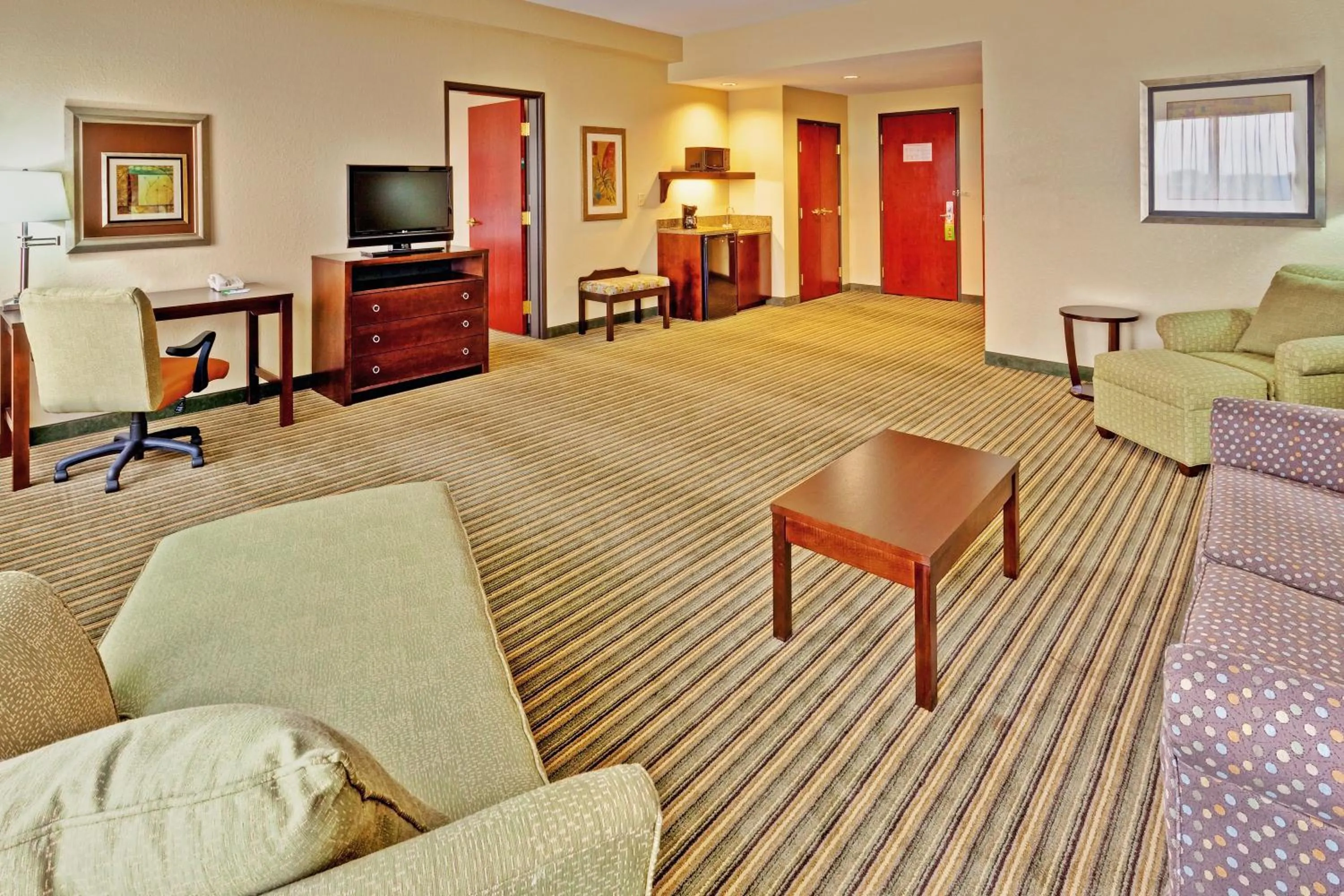 Photo of the whole room in Holiday Inn Pearl - Jackson Area by IHG