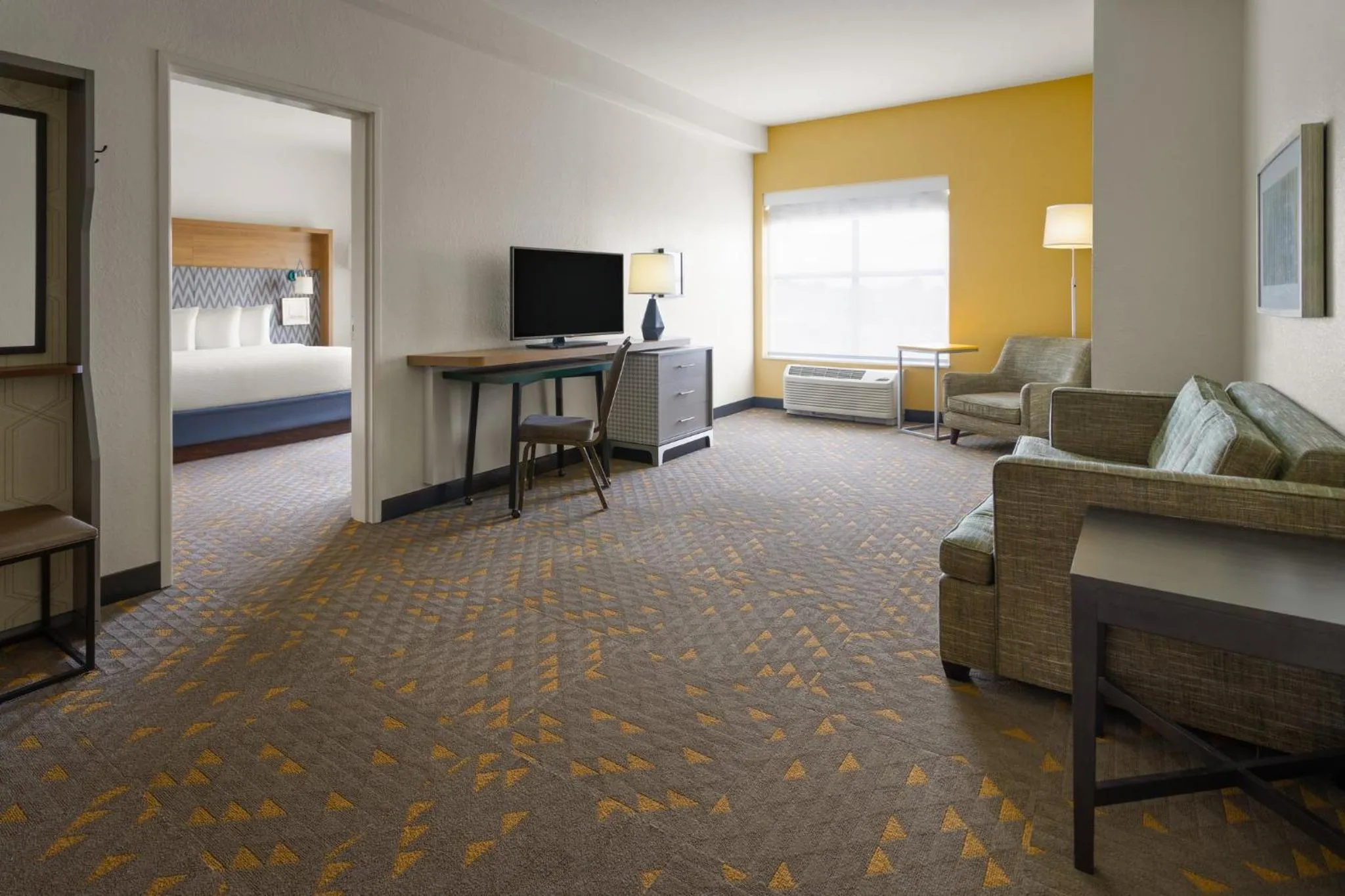 Photo of the whole room, Bed in Holiday Inn Pearl - Jackson Area by IHG