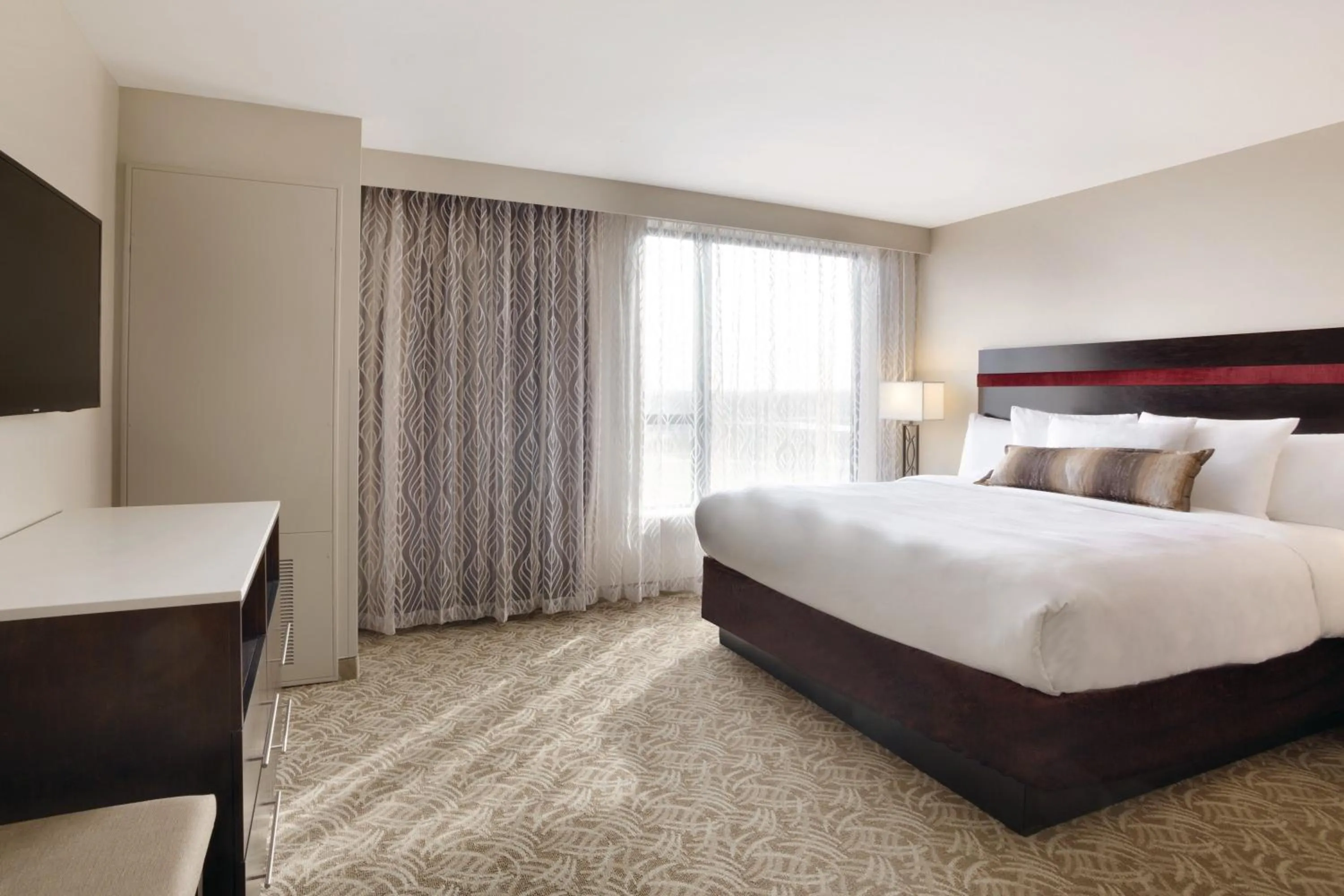 Photo of the whole room in Holiday Inn Chicago Schaumburg by IHG