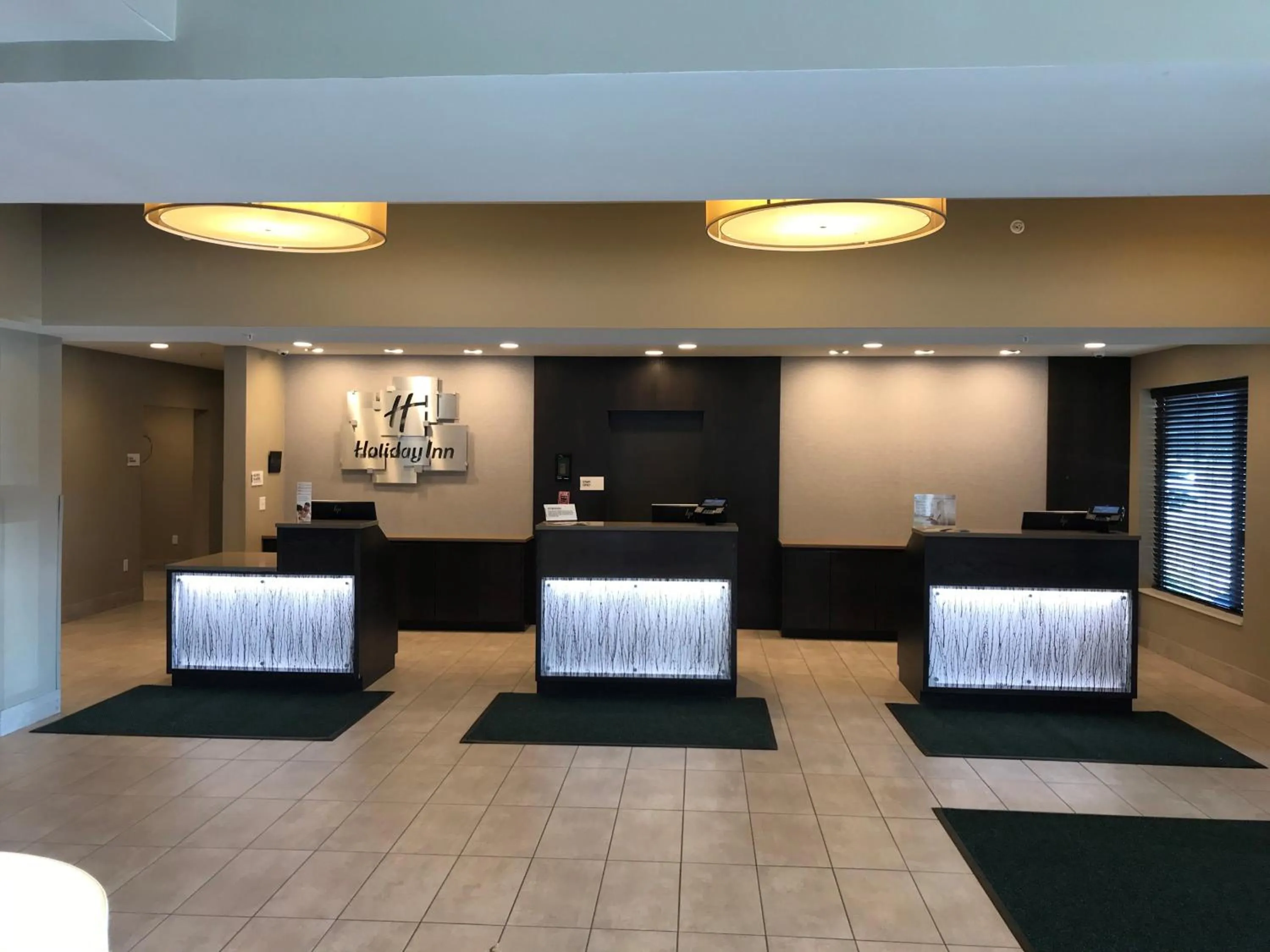 Property building in Holiday Inn Chicago Schaumburg by IHG