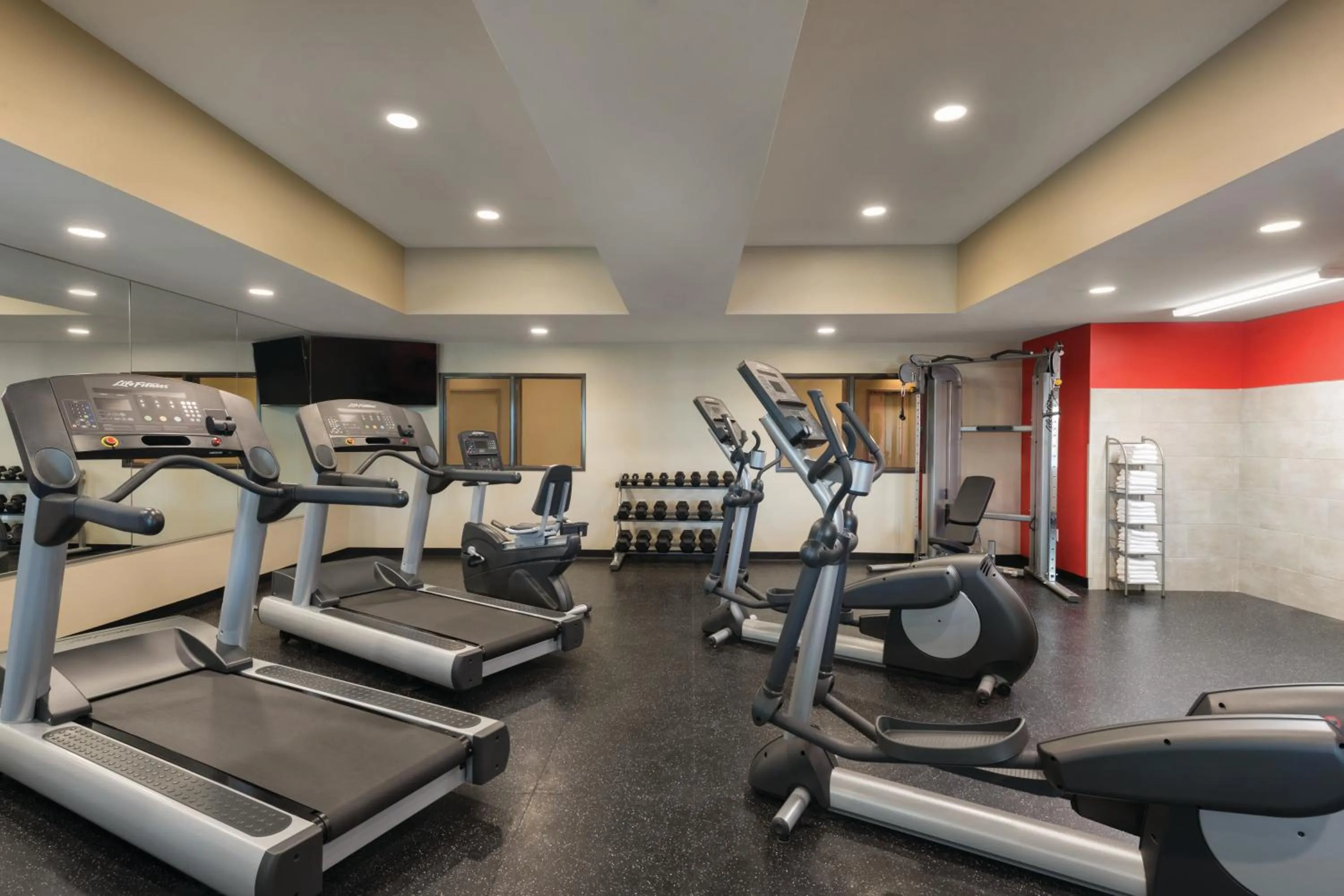 Fitness centre/facilities in Holiday Inn Chicago Schaumburg by IHG