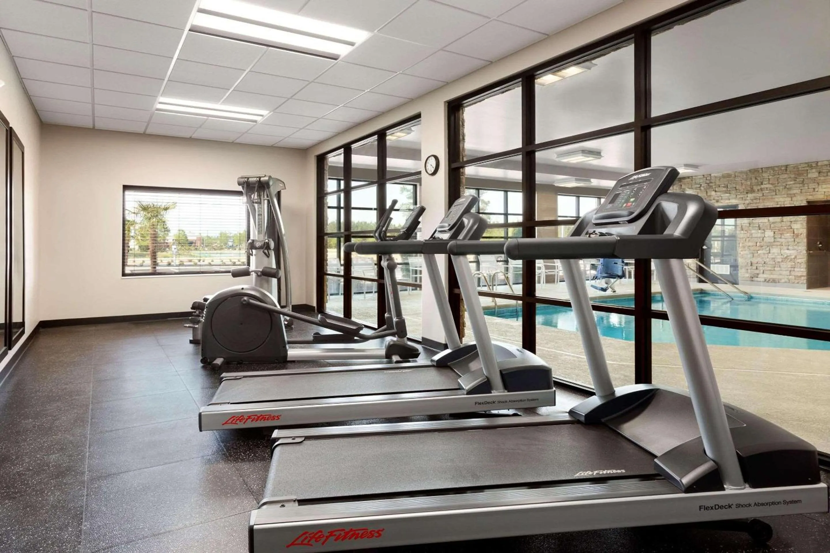Fitness centre/facilities in Country Inn & Suites by Radisson, Smithfield-Selma, NC
