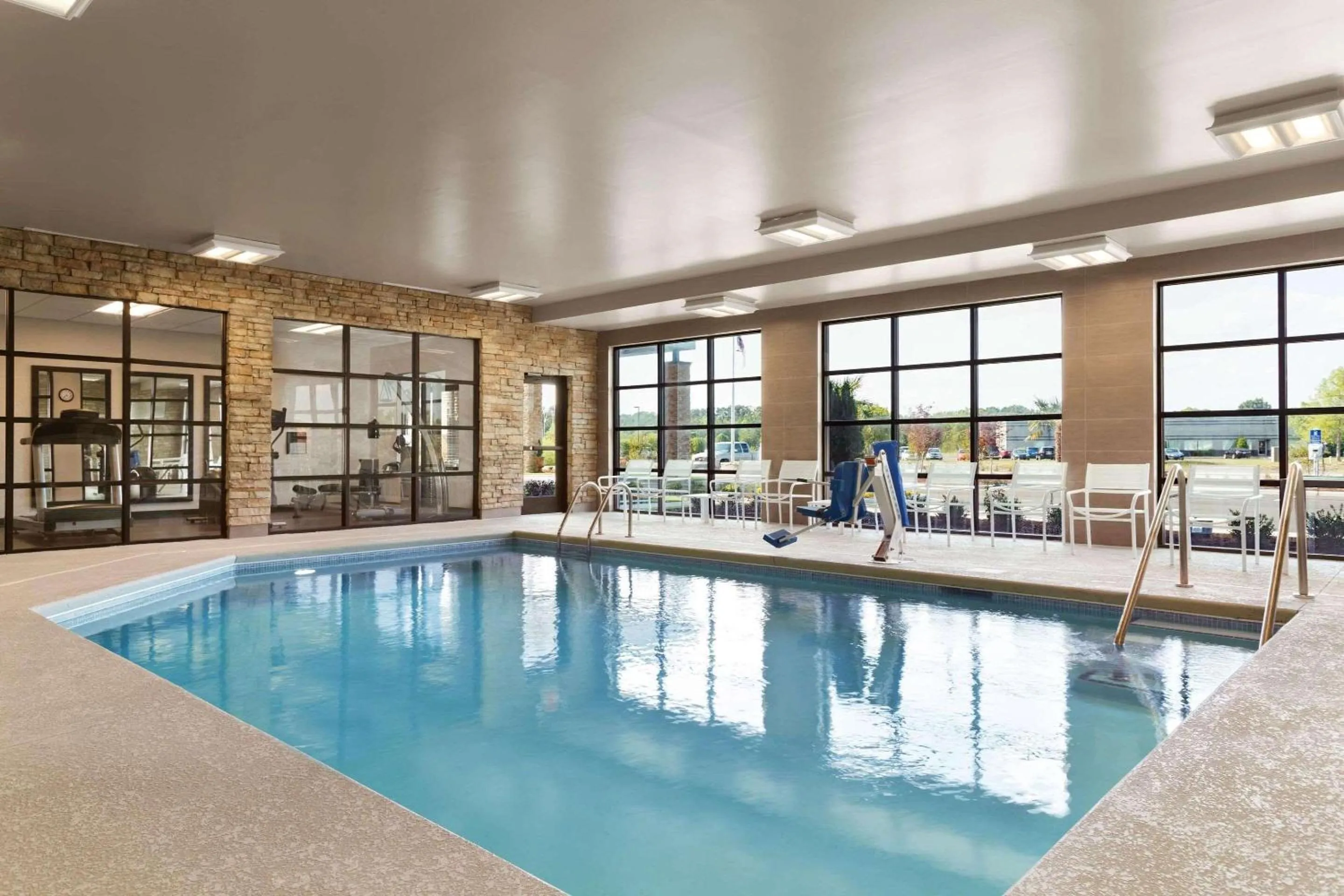 Swimming pool in Country Inn & Suites by Radisson, Smithfield-Selma, NC