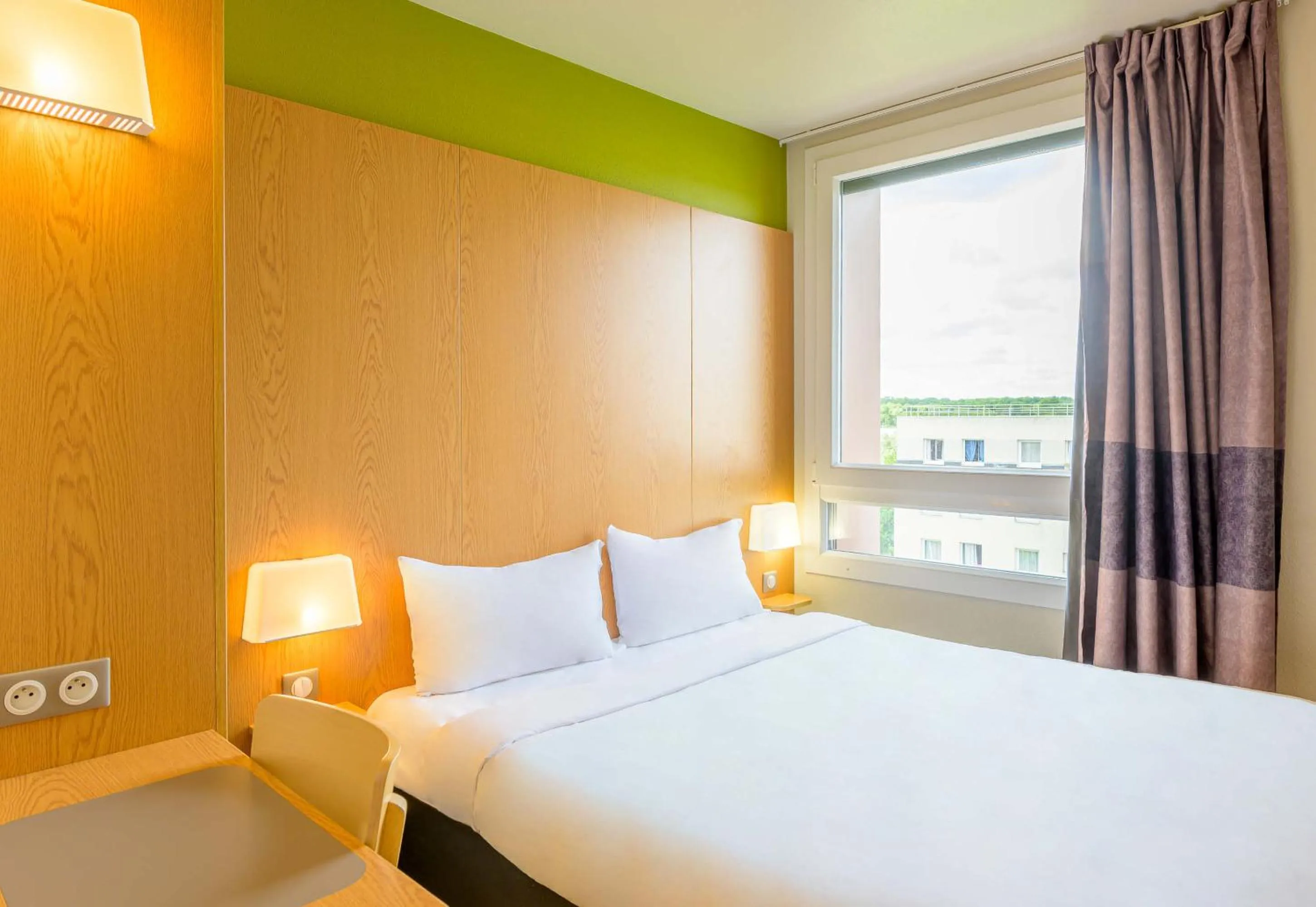 Bedroom, Bed in B&B HOTEL Marne-La-Vallée Torcy