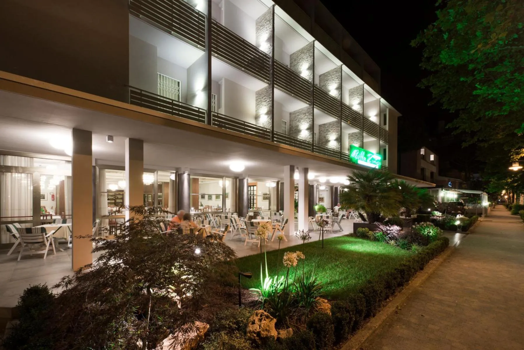 Property building in Hotel Bella Zurigo