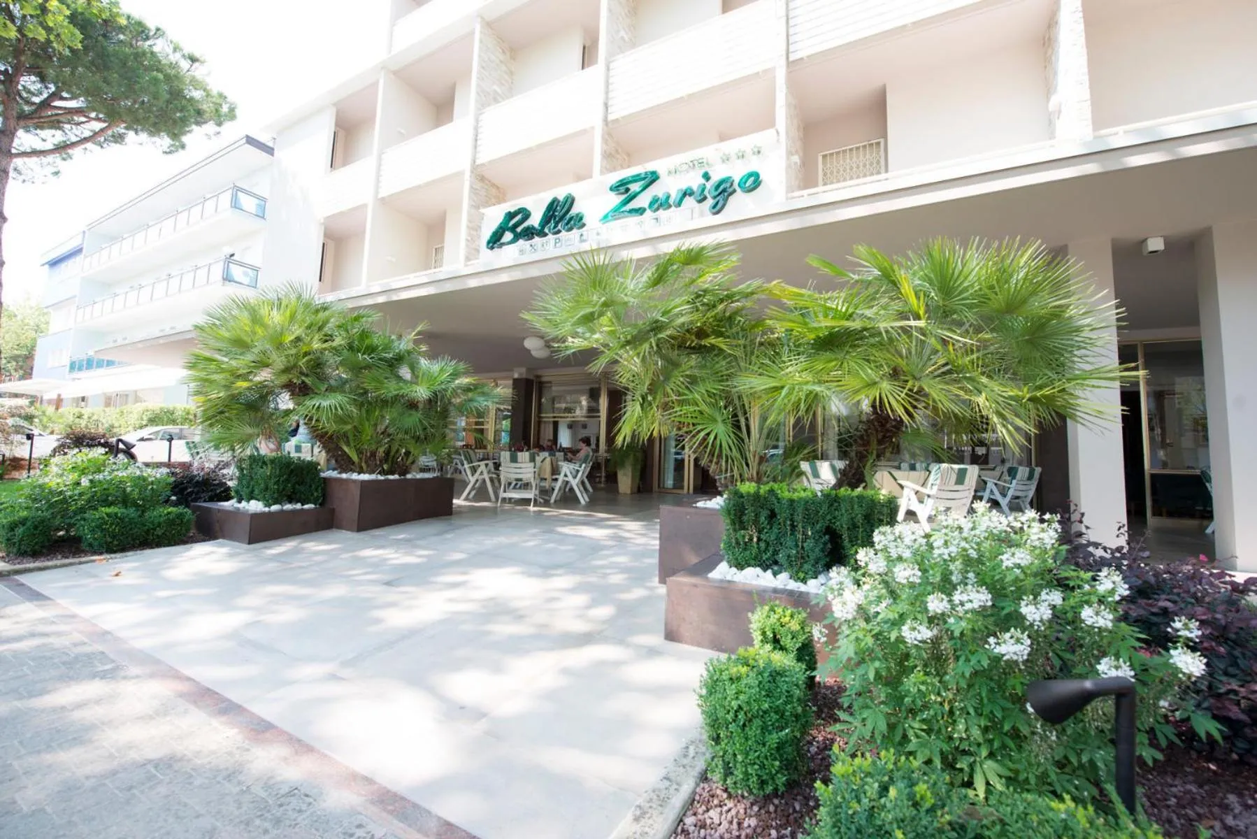 Property building in Hotel Bella Zurigo