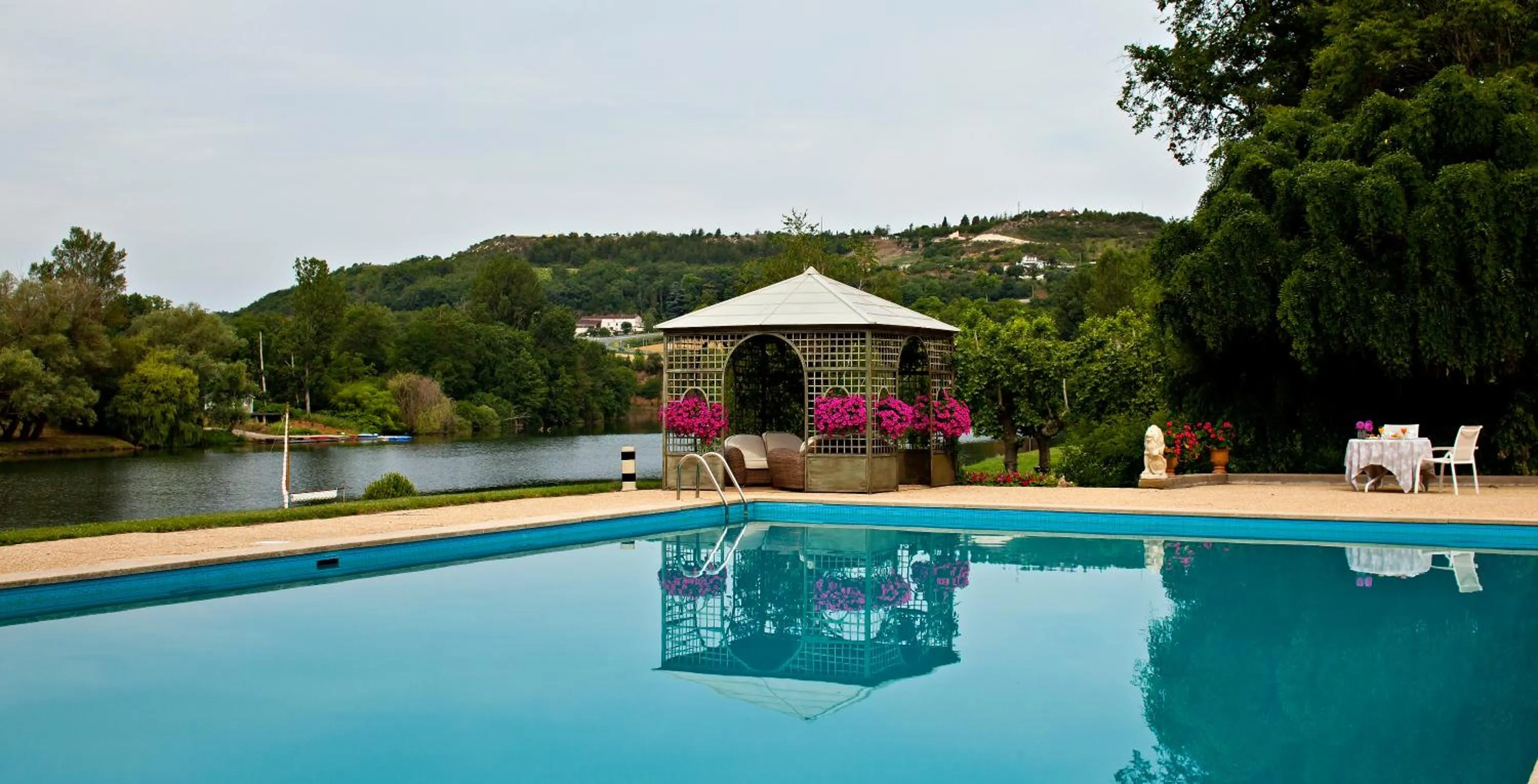 Swimming Pool in Relais & Châteaux Hôtel La Réserve