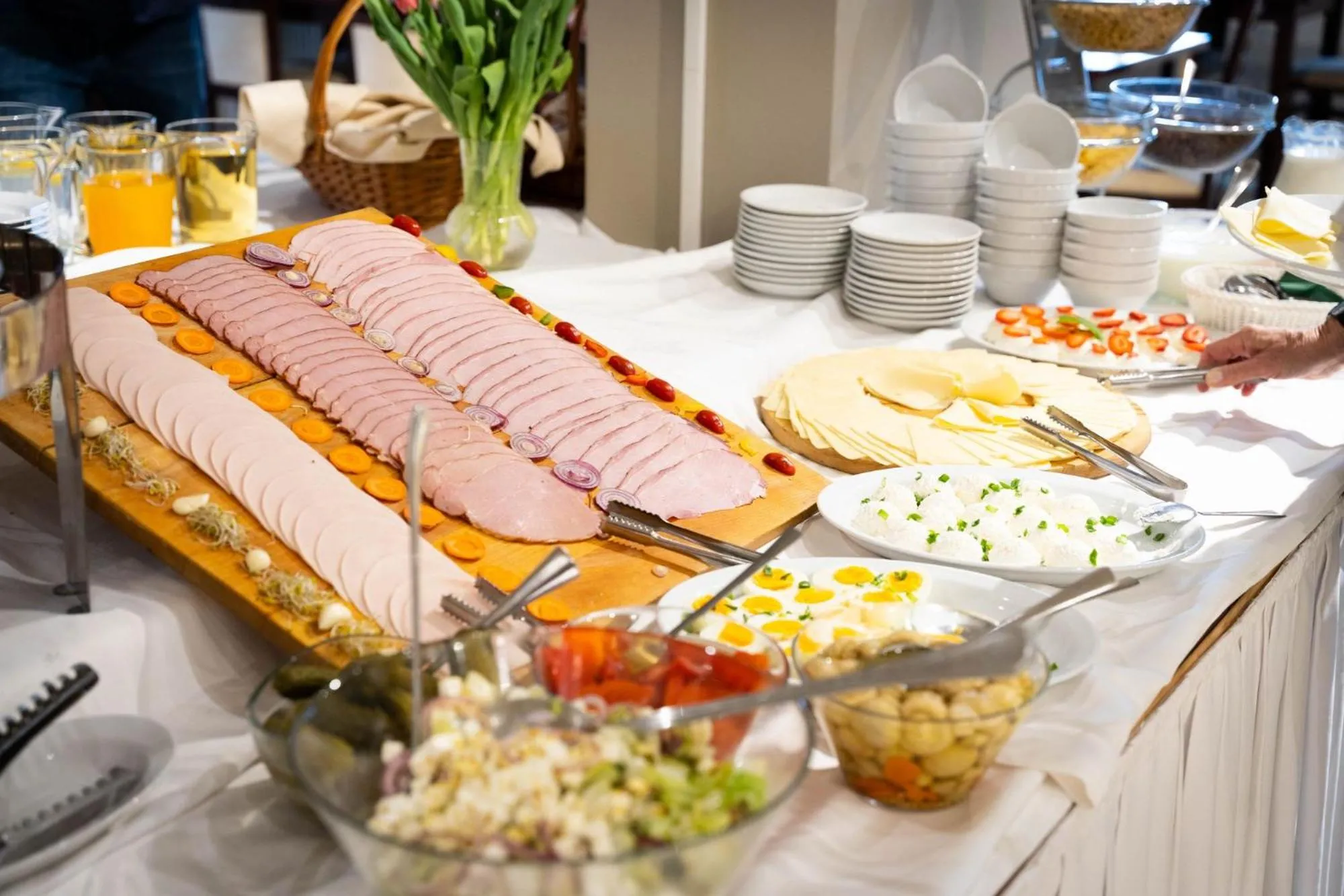Food in Hotel Anek