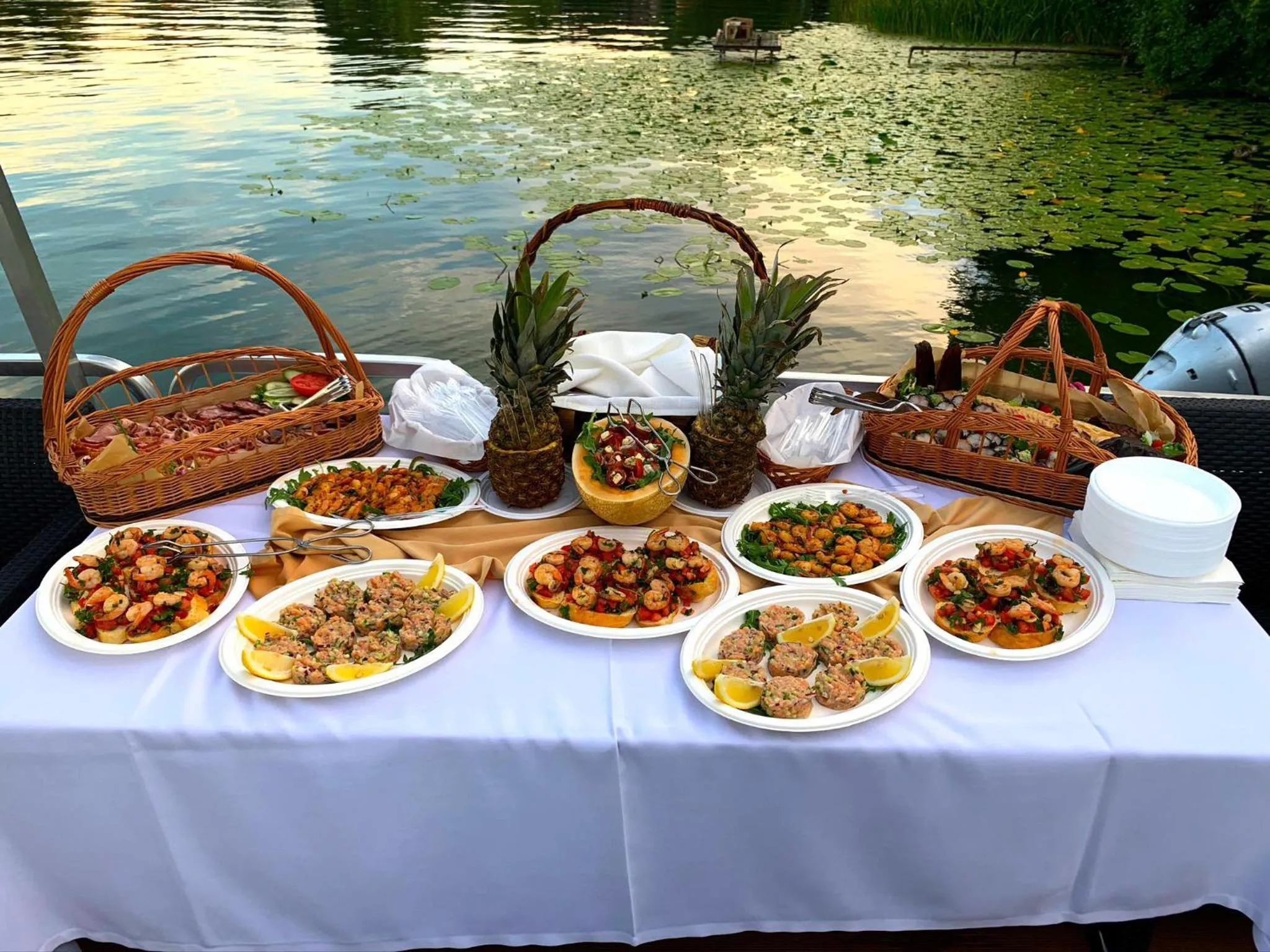 Restaurant/places to eat in Hotel Anek