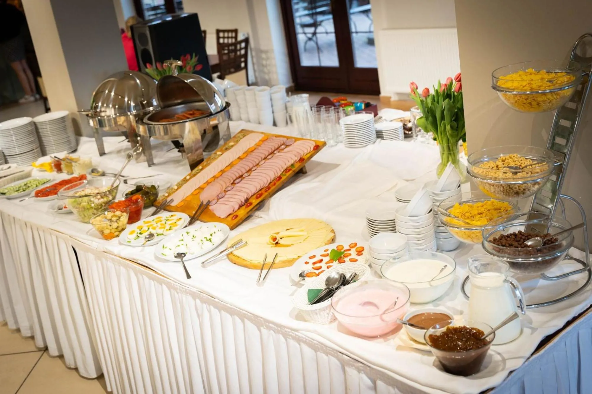 Food in Hotel Anek