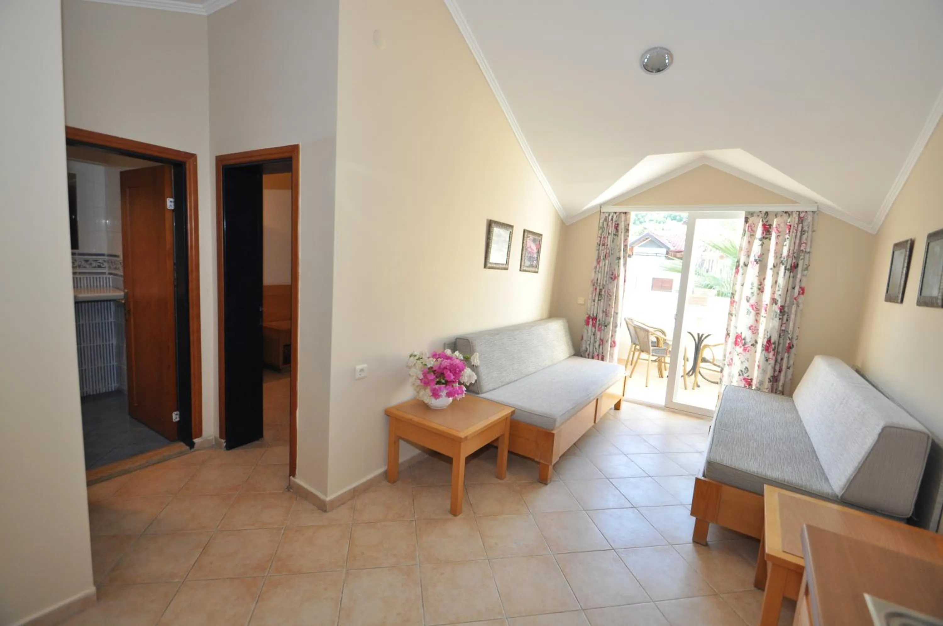 Bed in Sun Blue Apart Hotel