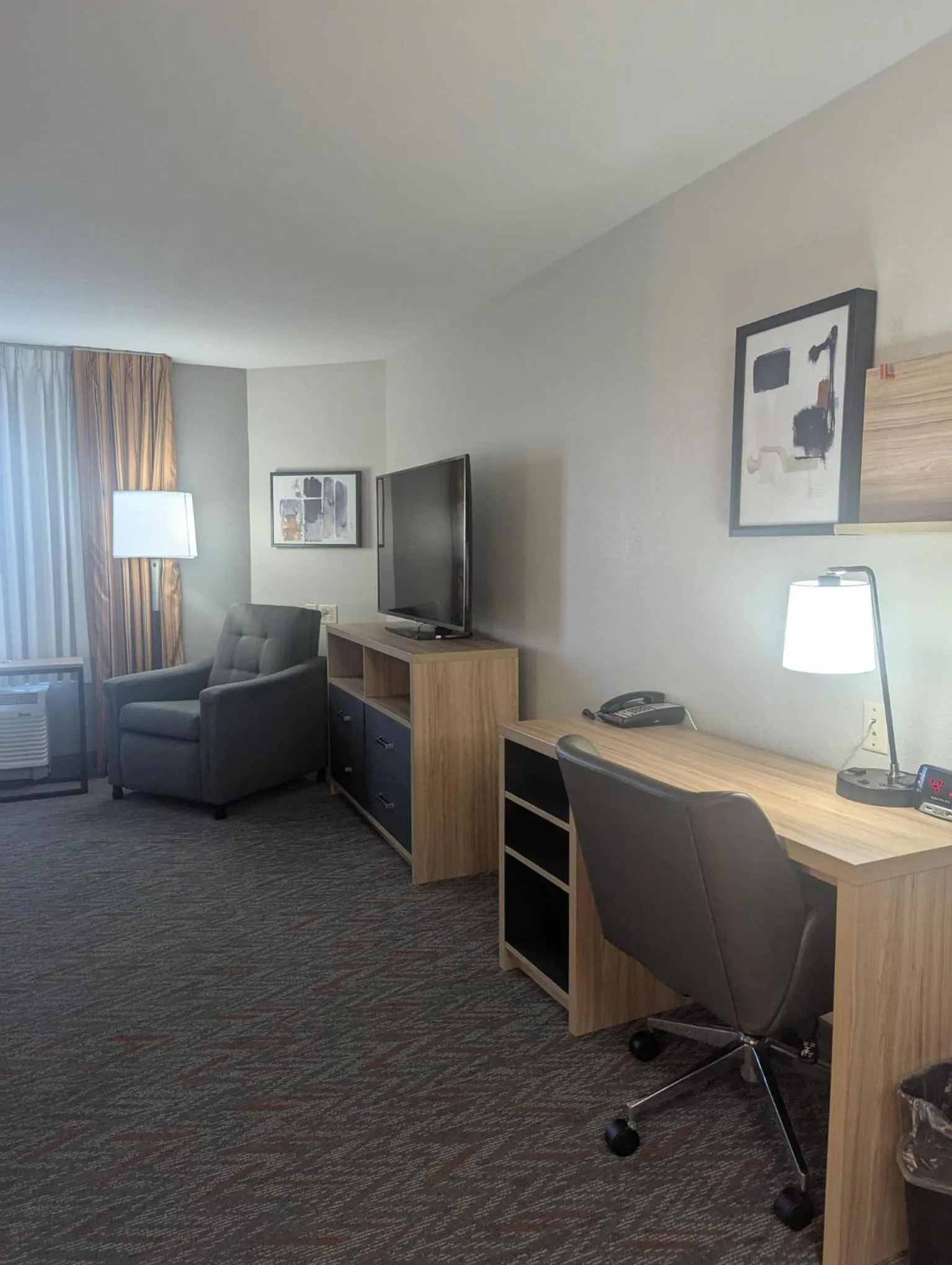TV and multimedia in Candlewood Suites Loveland by IHG