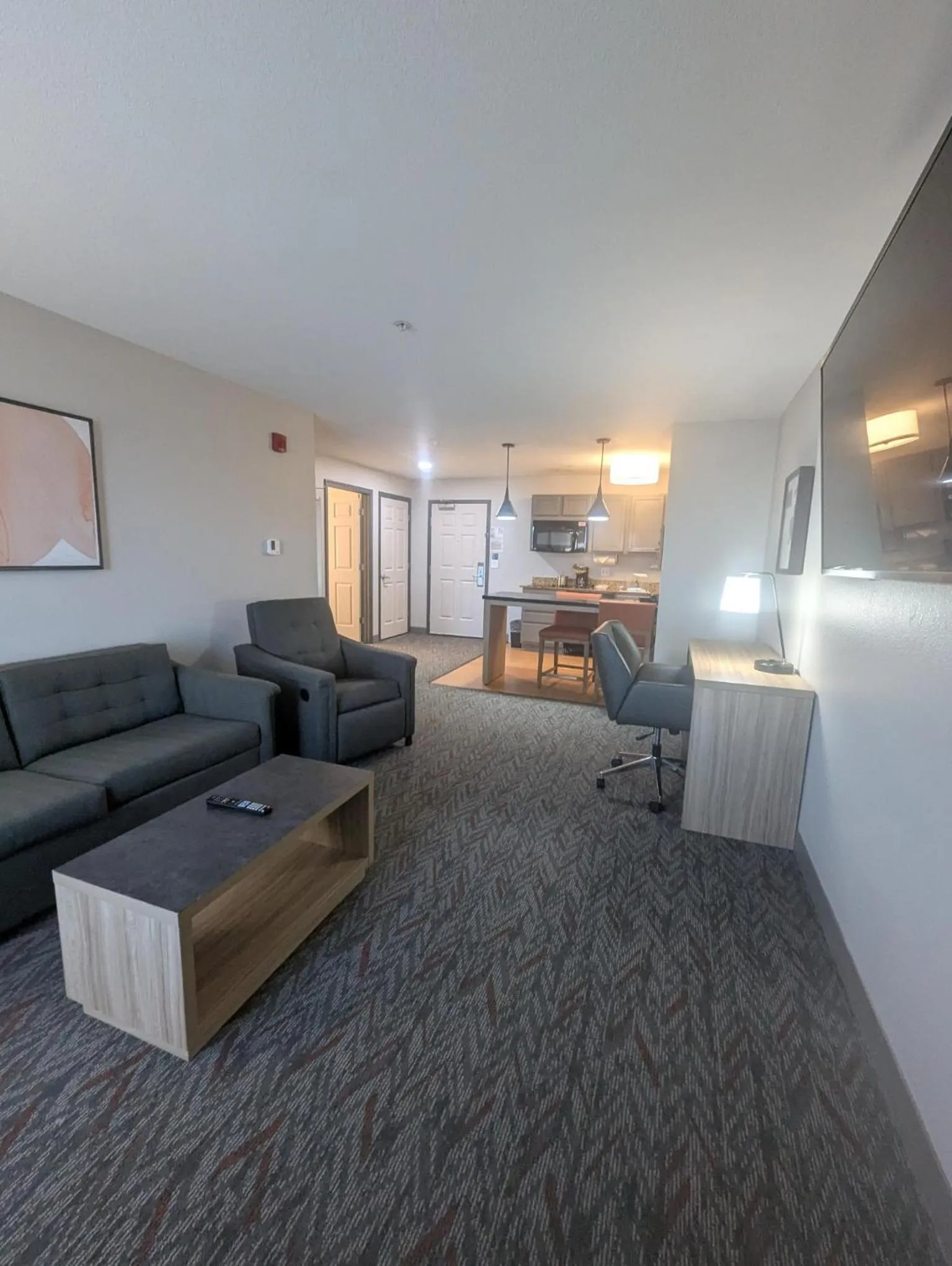 TV and multimedia in Candlewood Suites Loveland by IHG