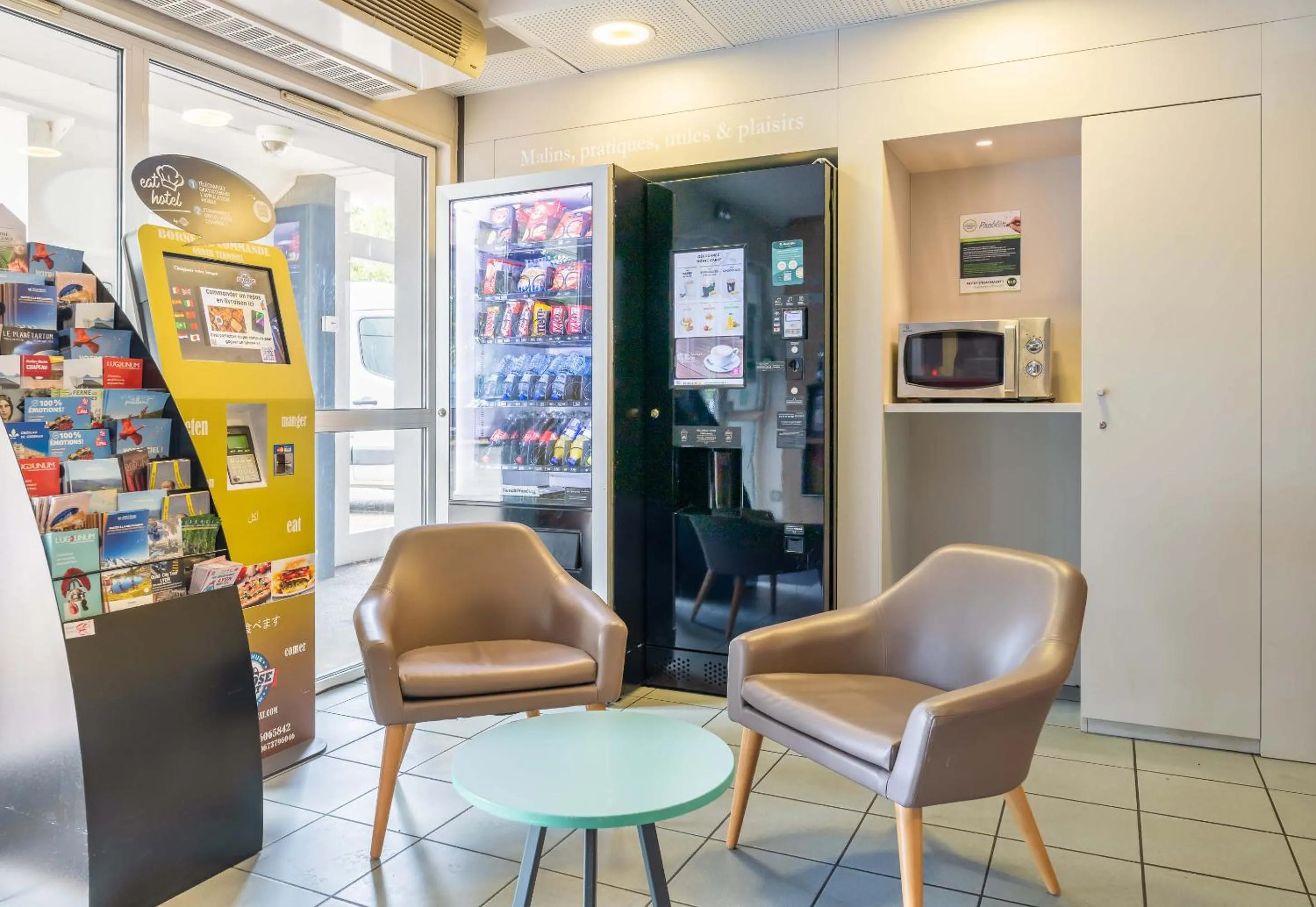 vending machine in B&B HOTEL Lyon St Priest