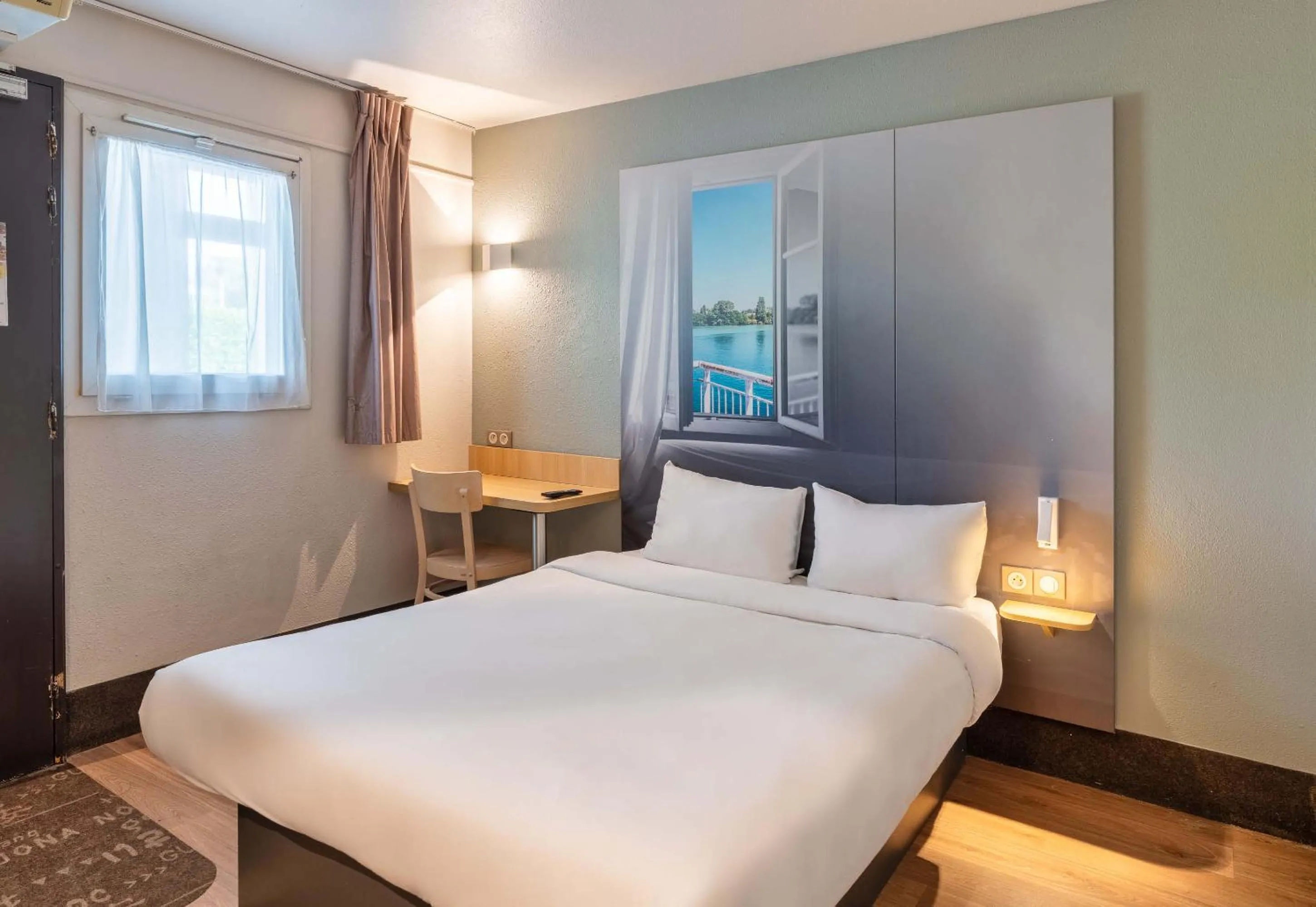 Bedroom, Bed in B&B HOTEL Lyon St Priest