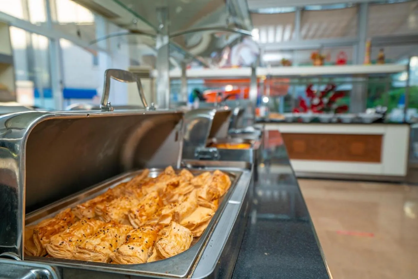 Food and drinks in Carmen Suite Hotel