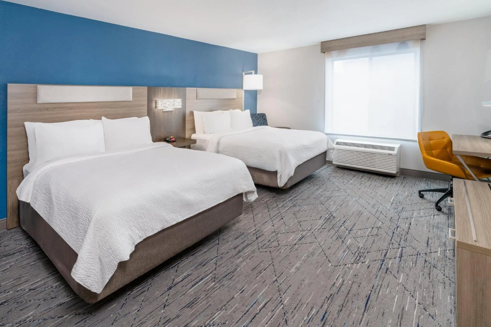 Photo of the whole room, Bed in Holiday Inn Express Hotel & Suites Loveland by IHG