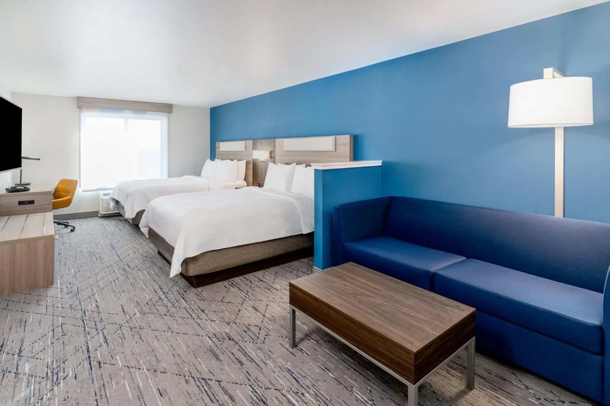 Photo of the whole room, Bed in Holiday Inn Express Hotel & Suites Loveland by IHG