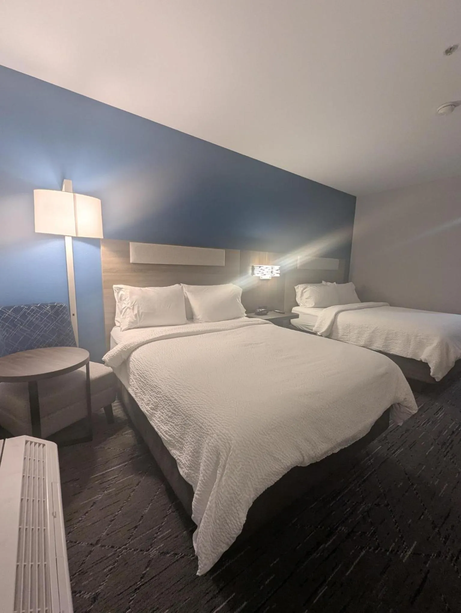 Bed in Holiday Inn Express Hotel & Suites Loveland by IHG