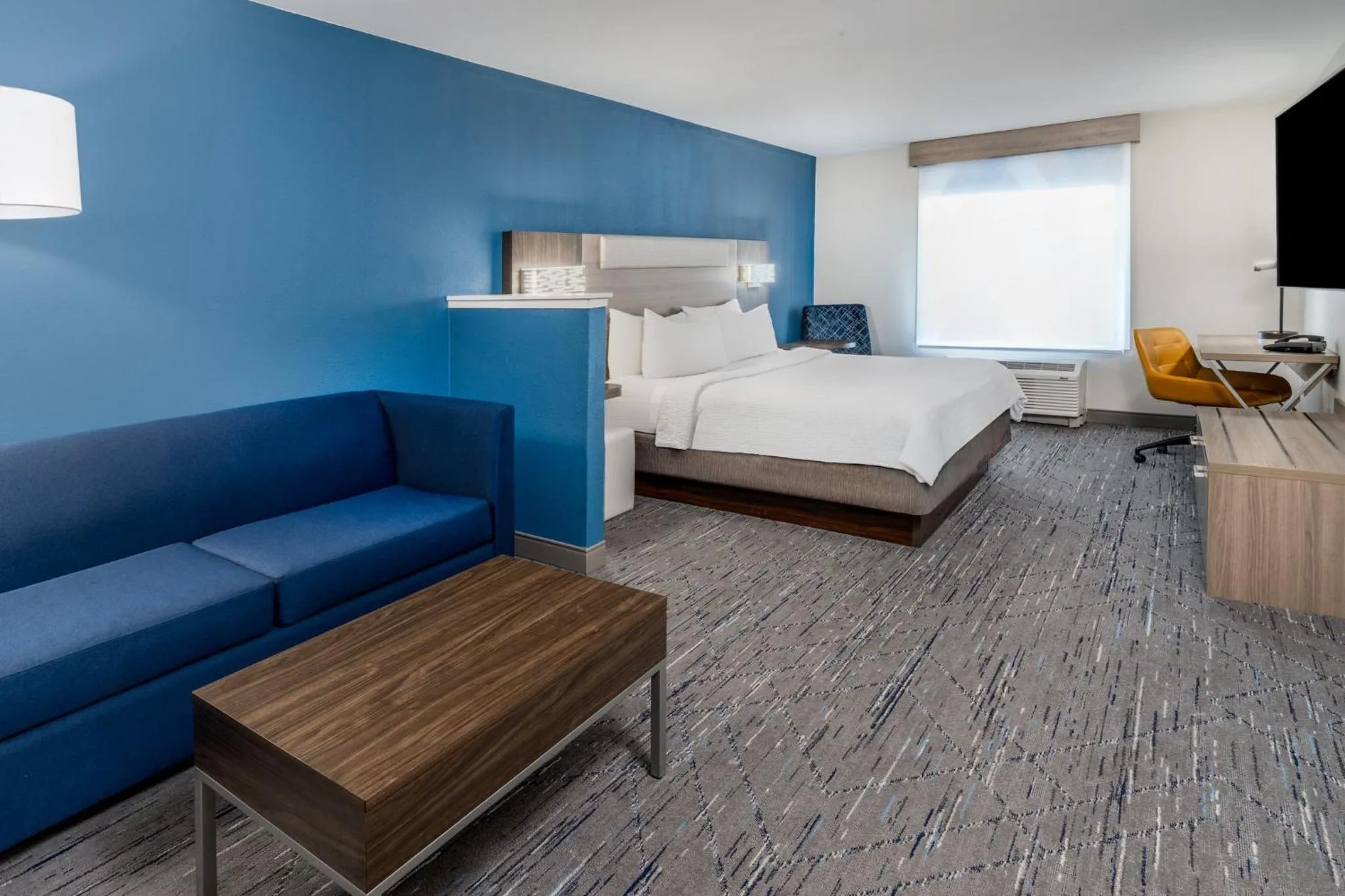 Photo of the whole room, Bed in Holiday Inn Express Hotel & Suites Loveland by IHG