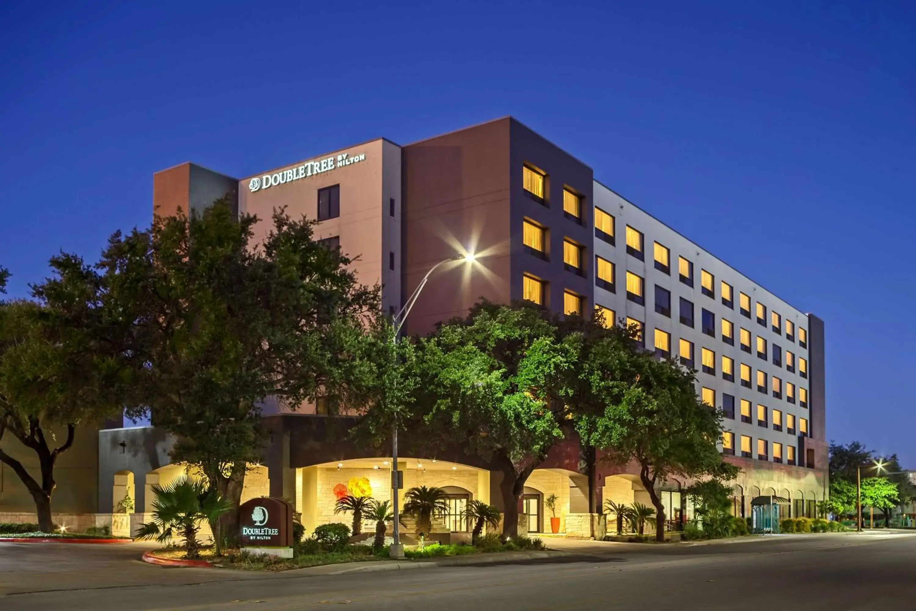 Property building in DoubleTree by Hilton San Antonio Downtown Property building in DoubleTree by Hilton San Antonio Downtown