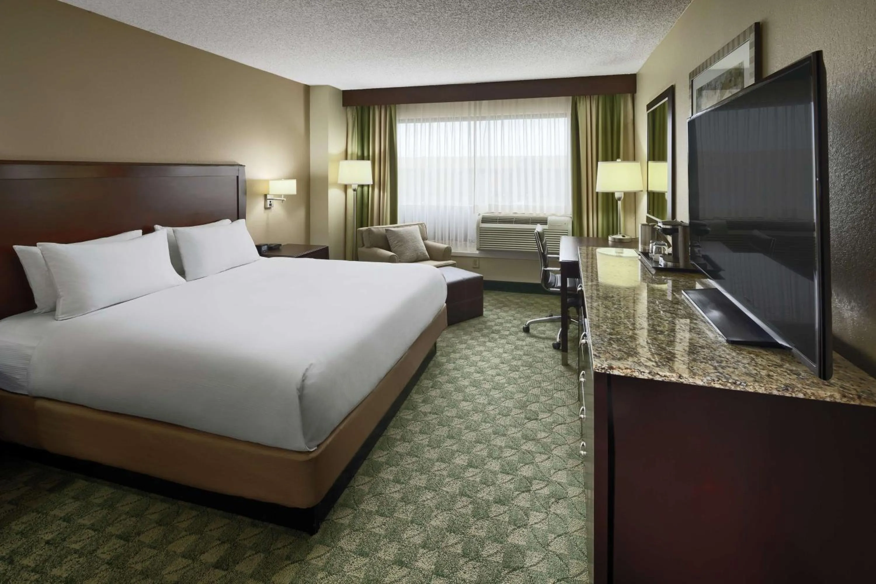 Bedroom, Bed in DoubleTree by Hilton San Antonio Downtown