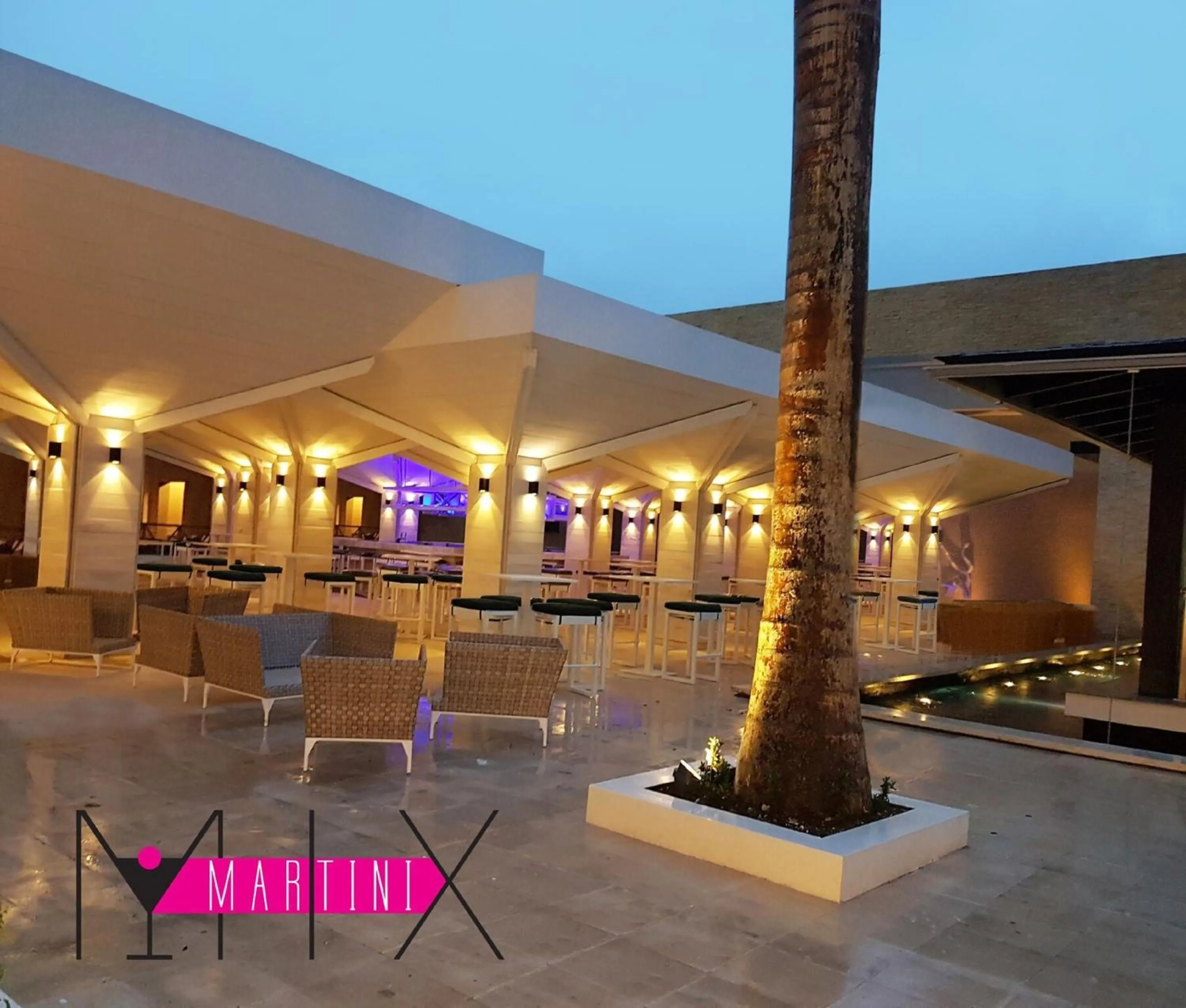 Lounge or bar in Royalton Blue Waters Montego Bay, An Autograph Collection All-Inclusive Resort