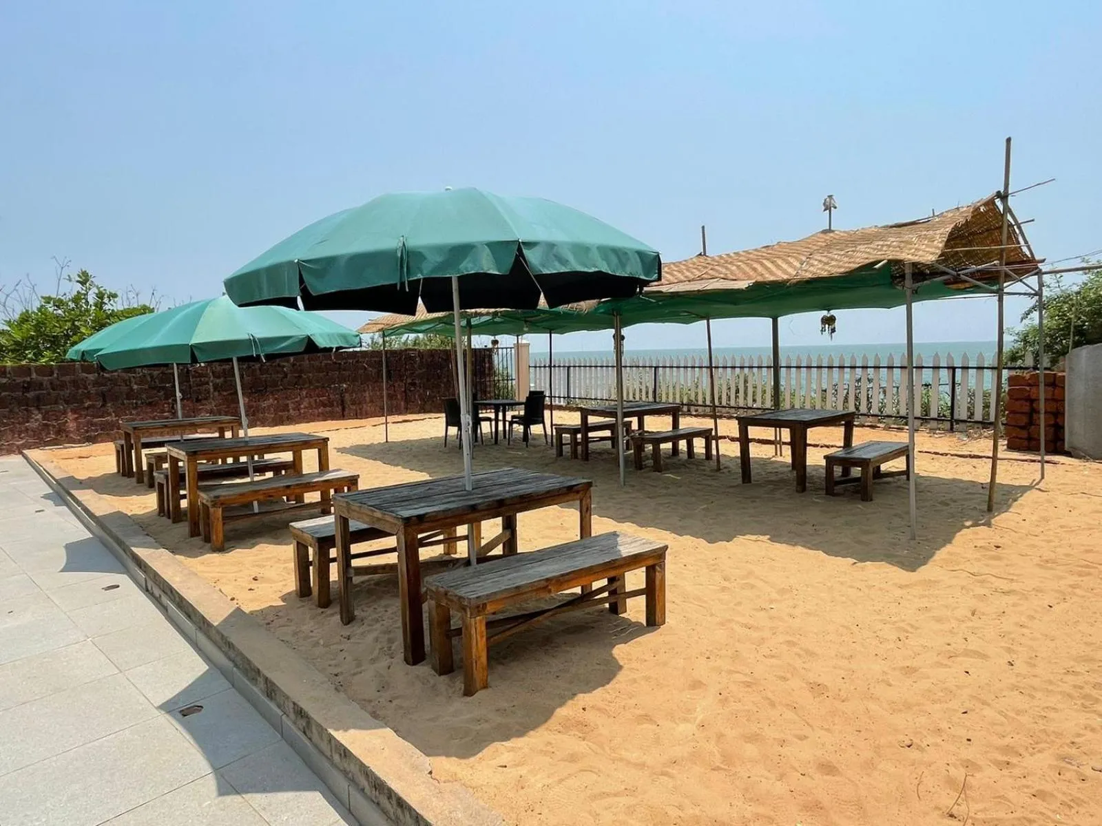 Restaurant/places to eat in Kay's By The Sea