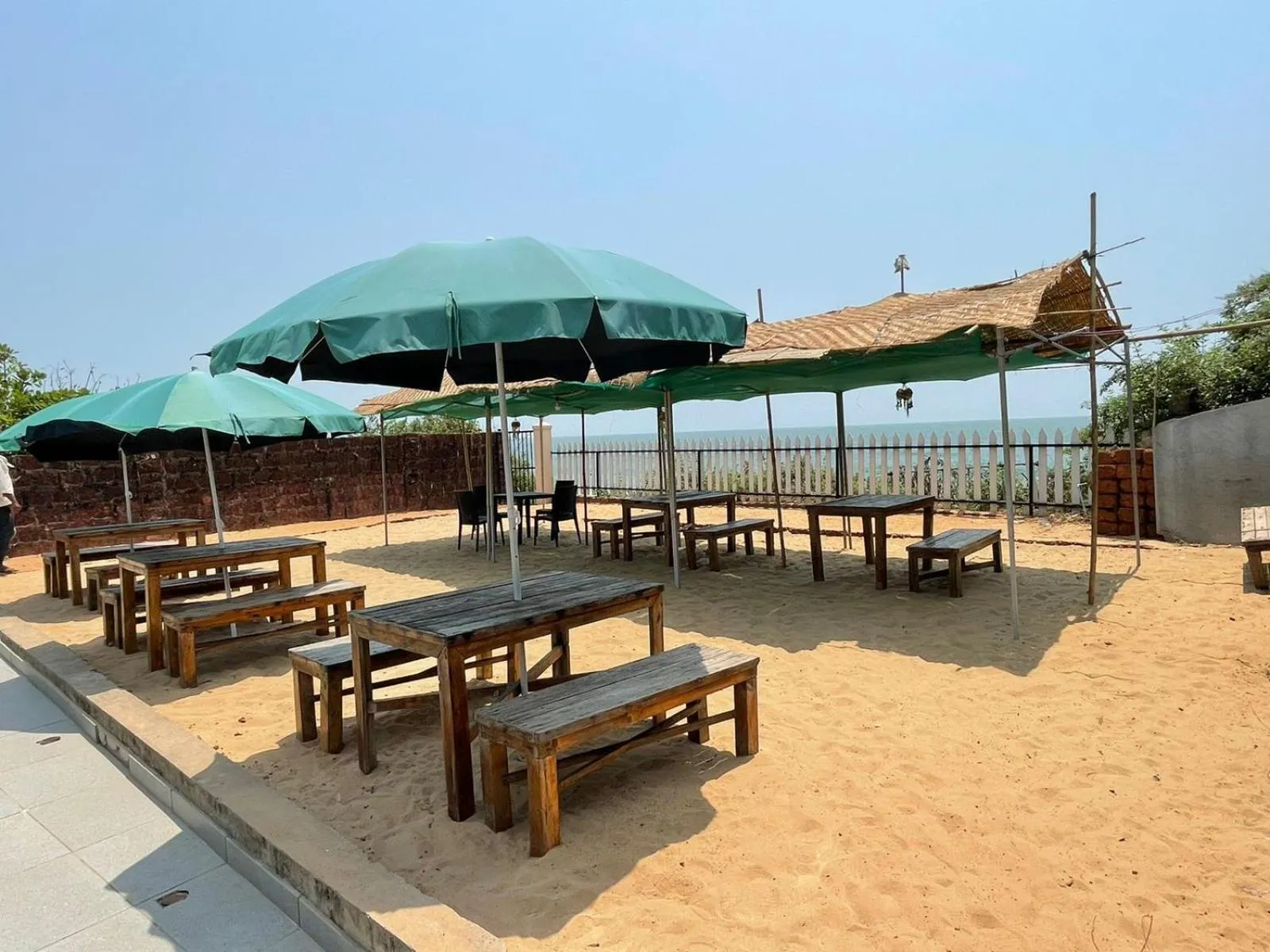 Restaurant/places to eat in Kay's By The Sea