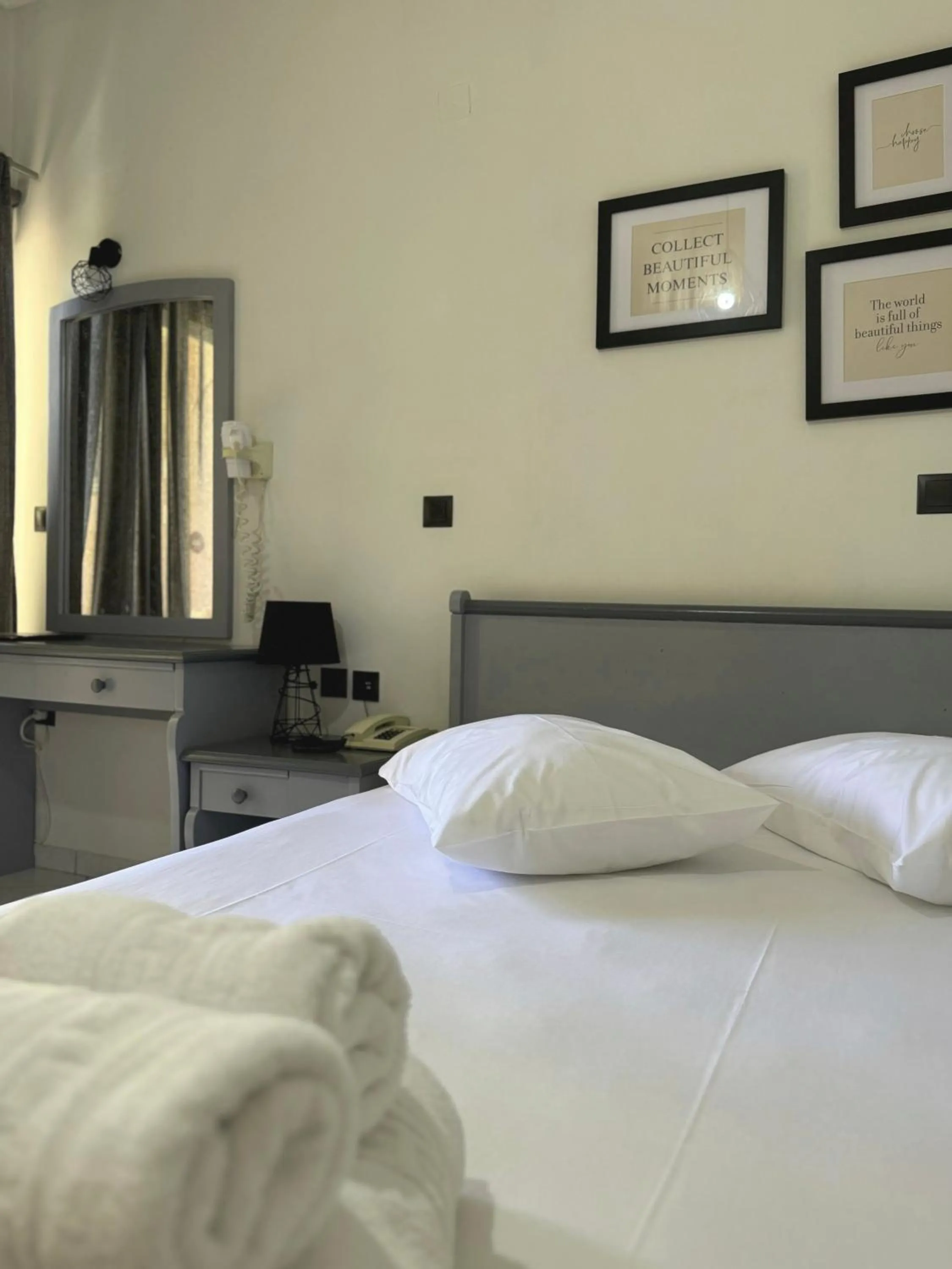 Bed in Sun Rise Hotel Apartments