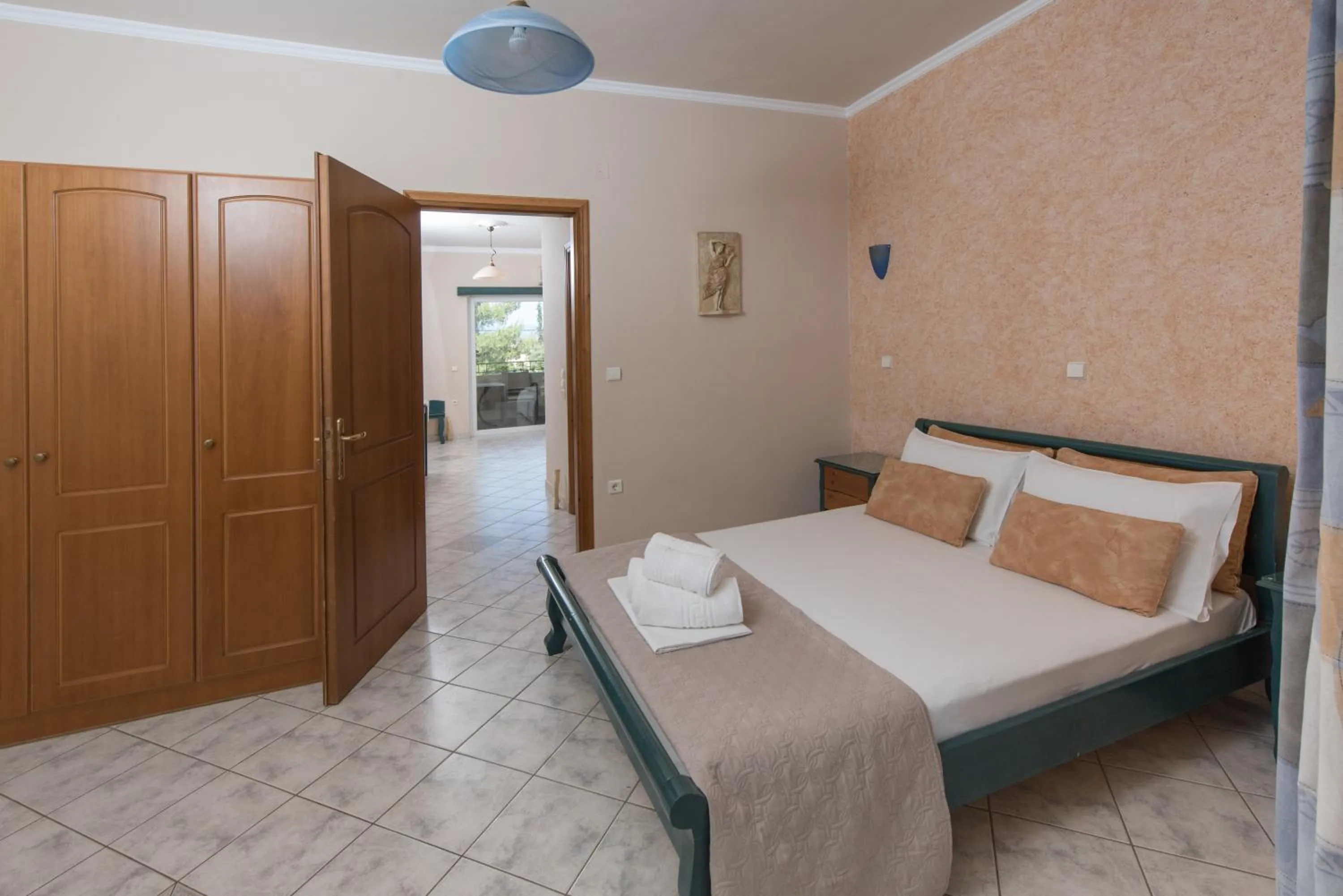 Bed in Sun Rise Hotel Apartments