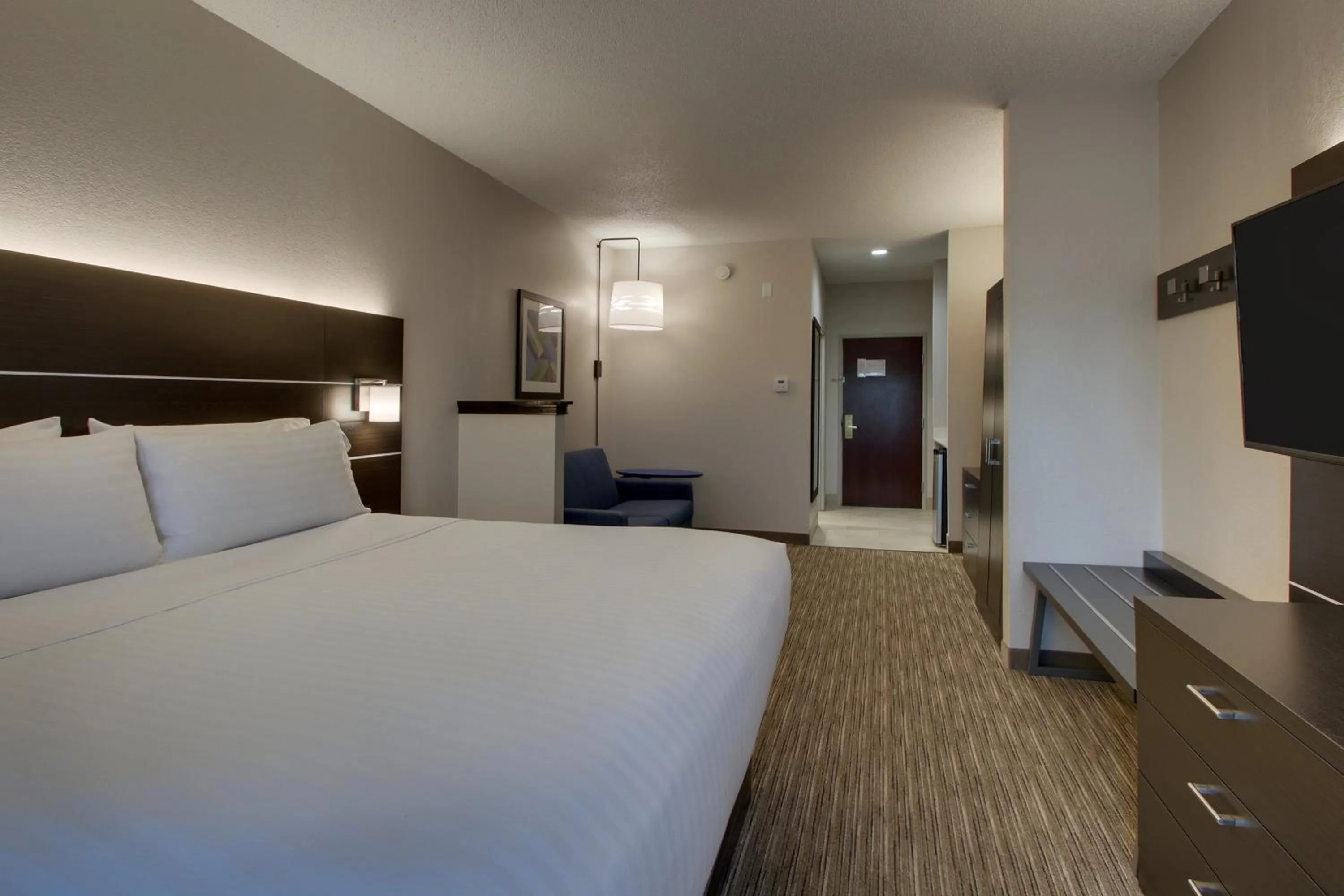 Bedroom, Bed in Holiday Inn Express Hotel & Suites Lebanon by IHG