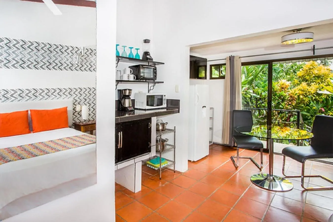 Kitchen or kitchenette in Tico Tico Villas - Adult Only