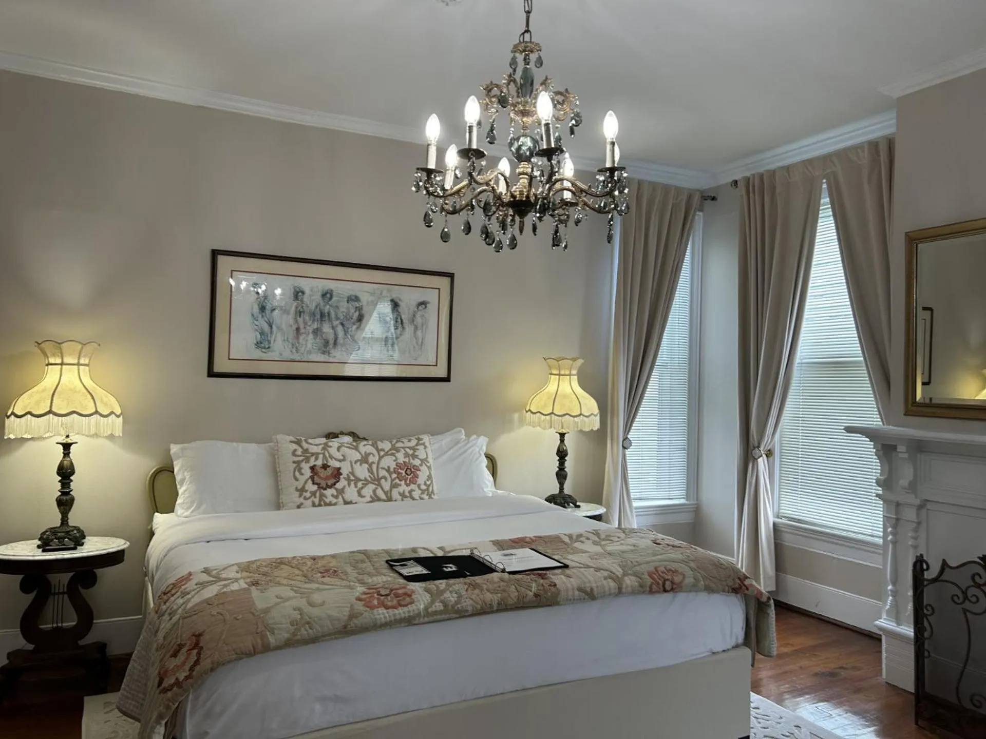 Photo of the whole room, Bed in Meadows Inn