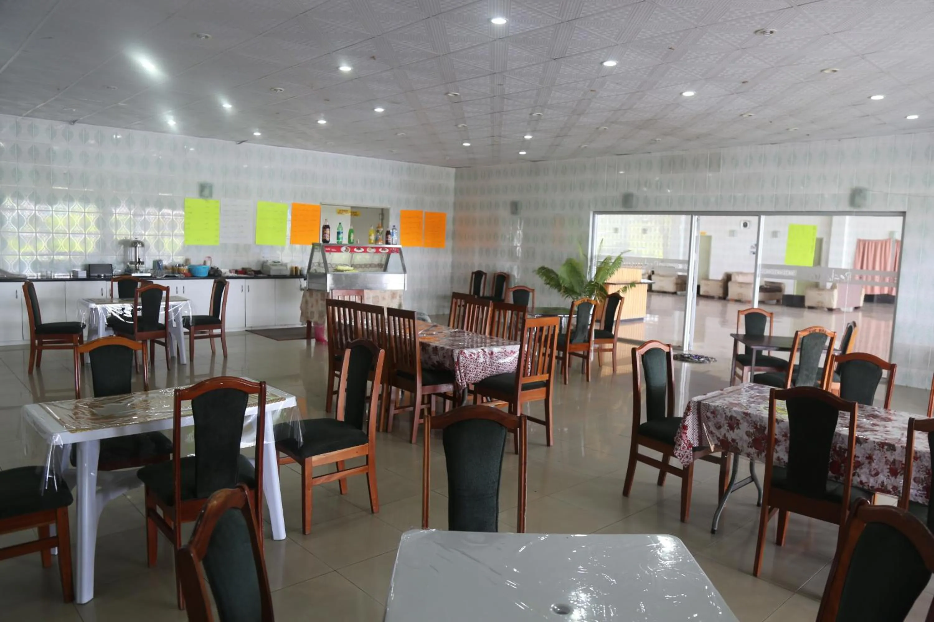 Restaurant/places to eat in Funworld Plaza Hotel